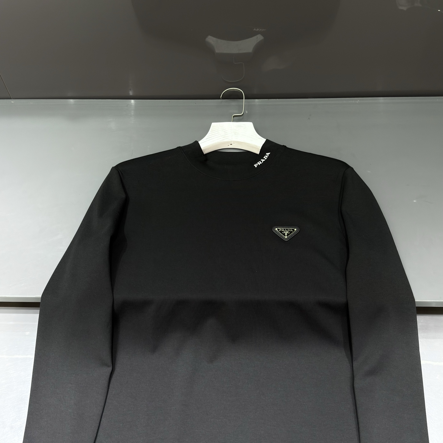 黑色：细节特写