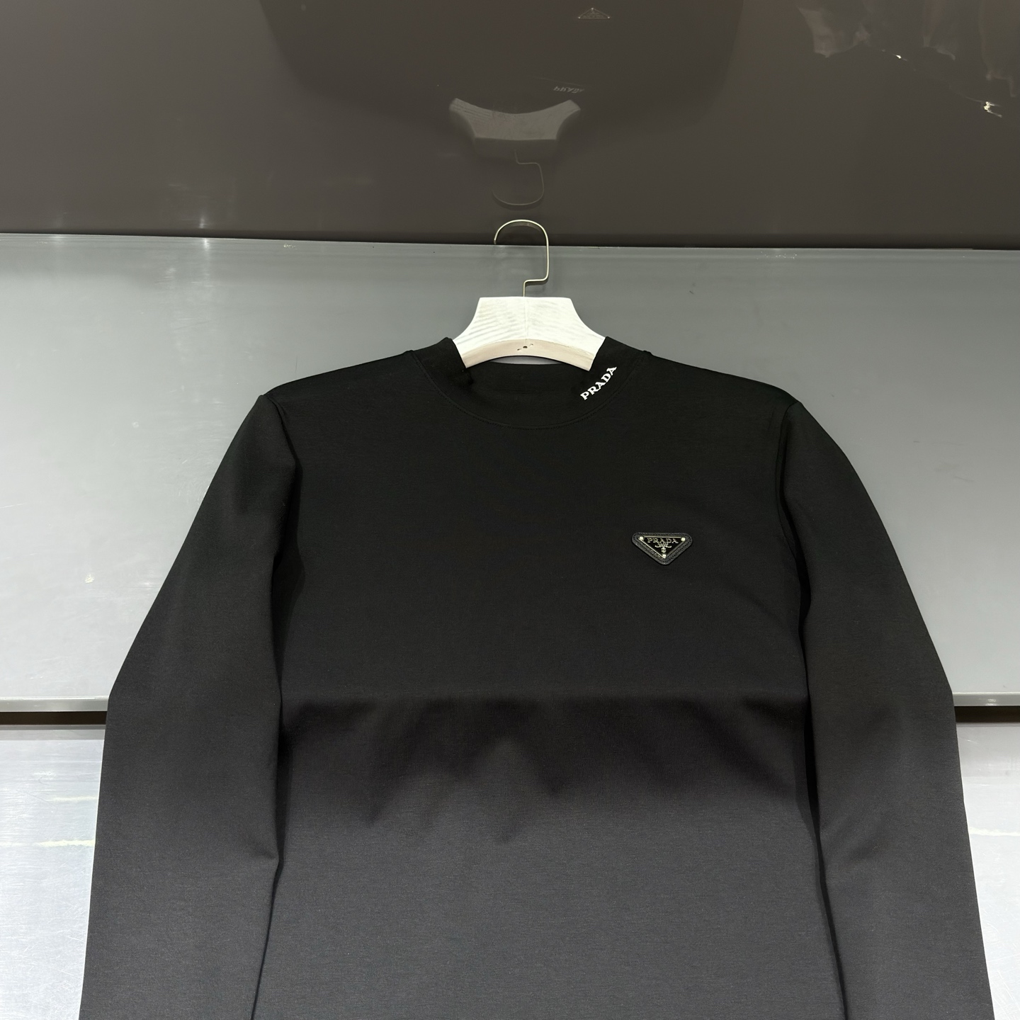 黑色：细节特写