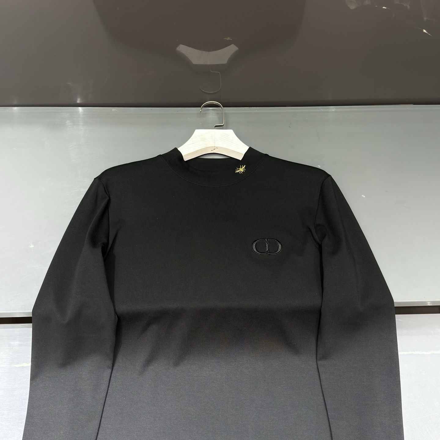 黑色：细节特写