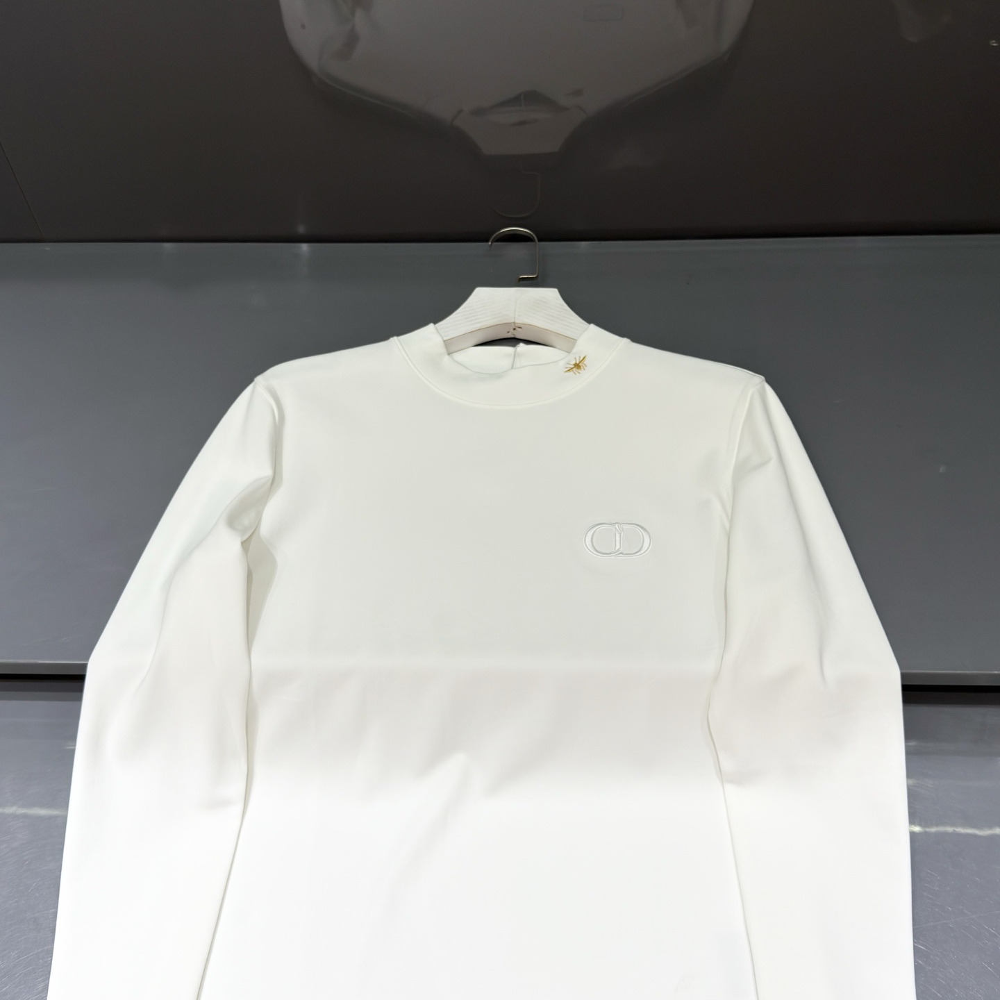 白色：细节特写