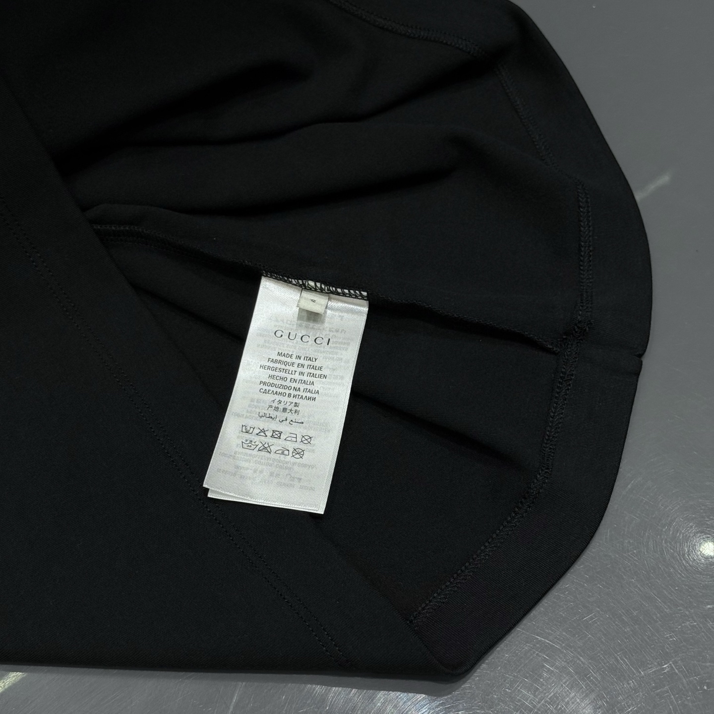 黑色：细节特写