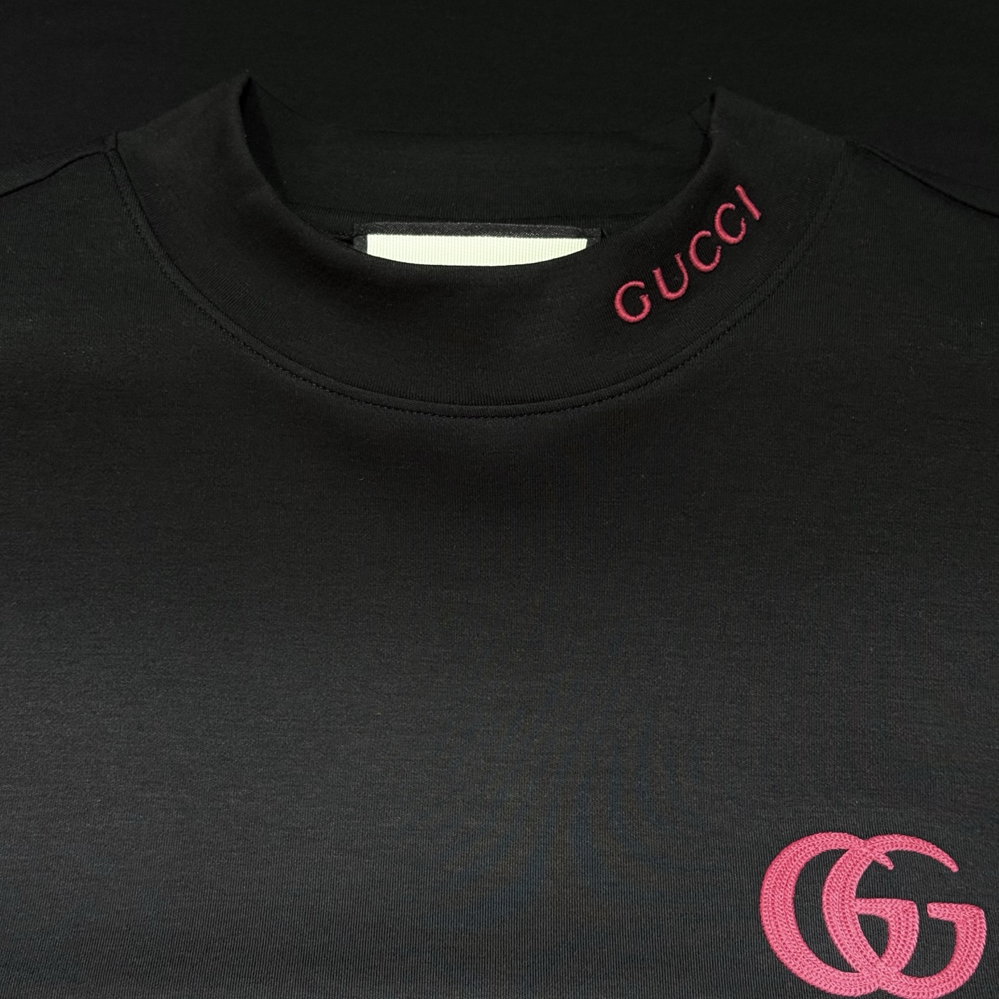 黑色：细节特写