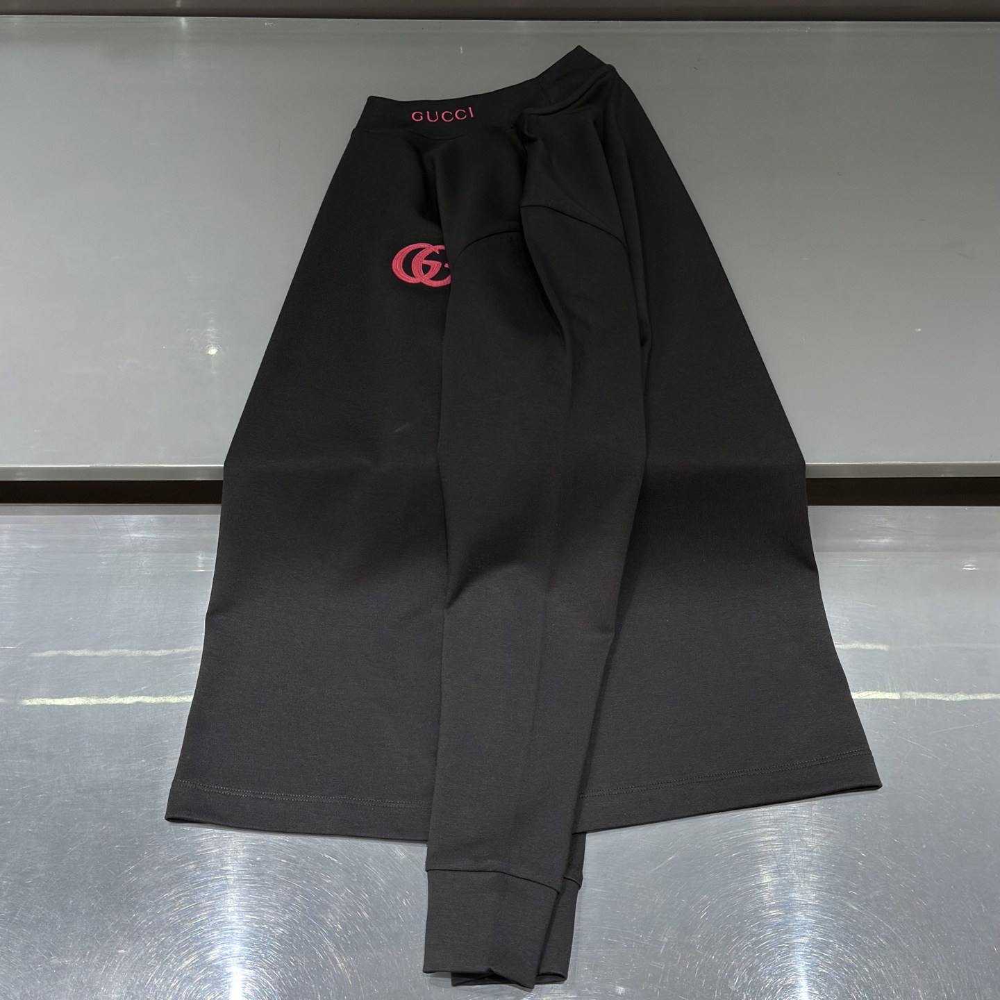 黑色：细节特写