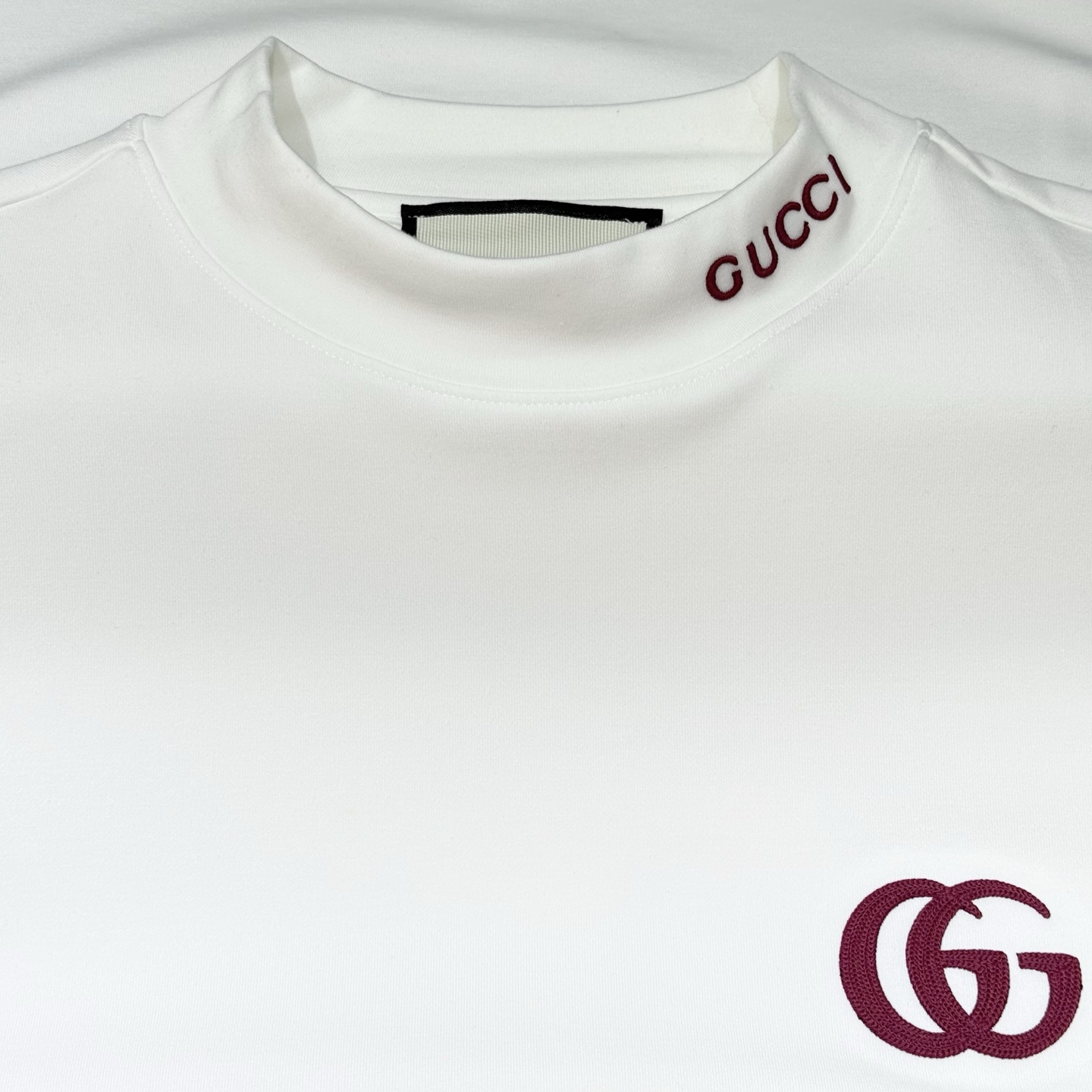 白色：细节特写