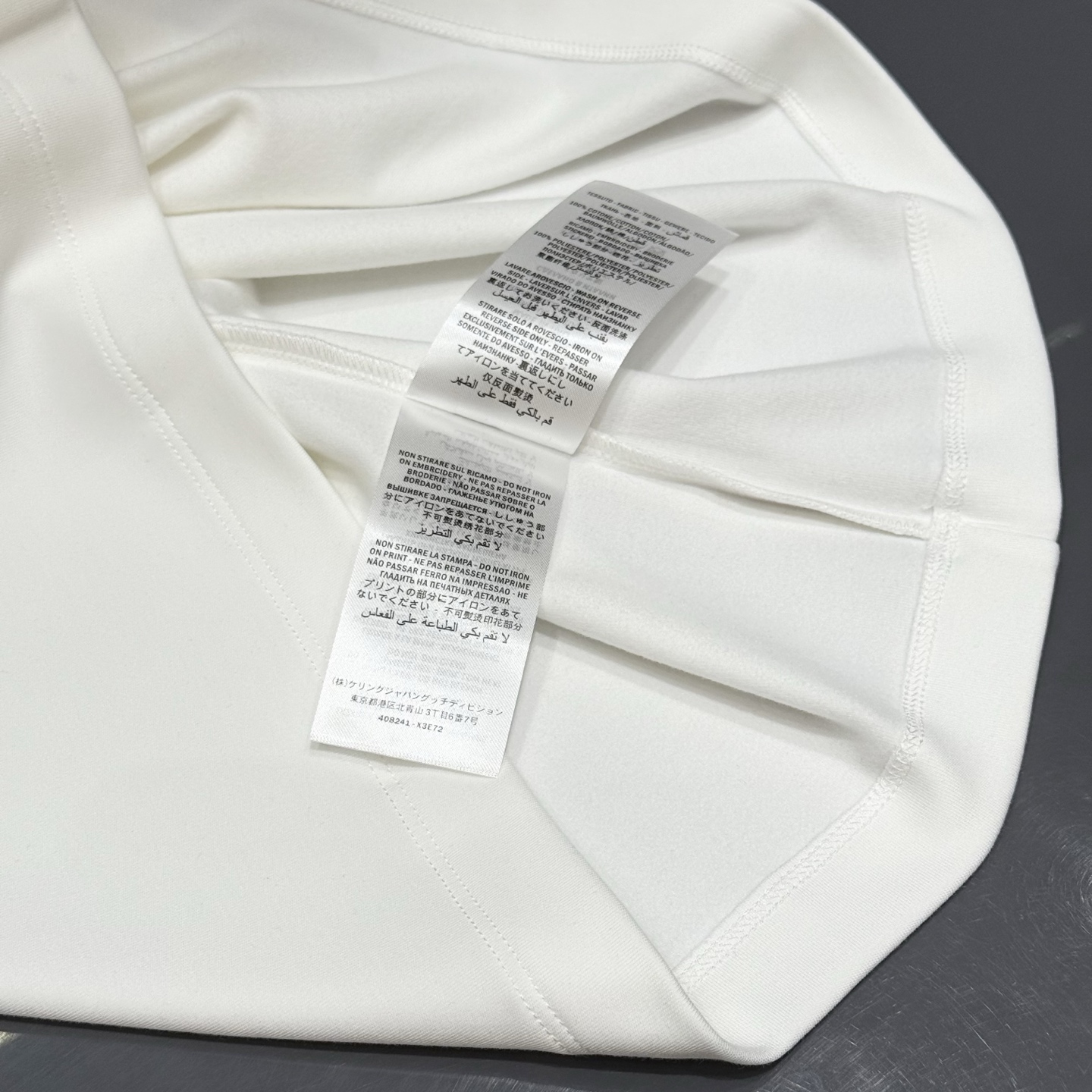 白色：细节特写