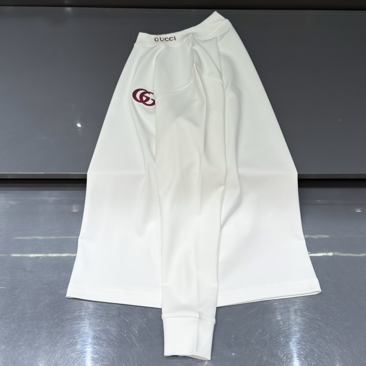 白色：细节特写