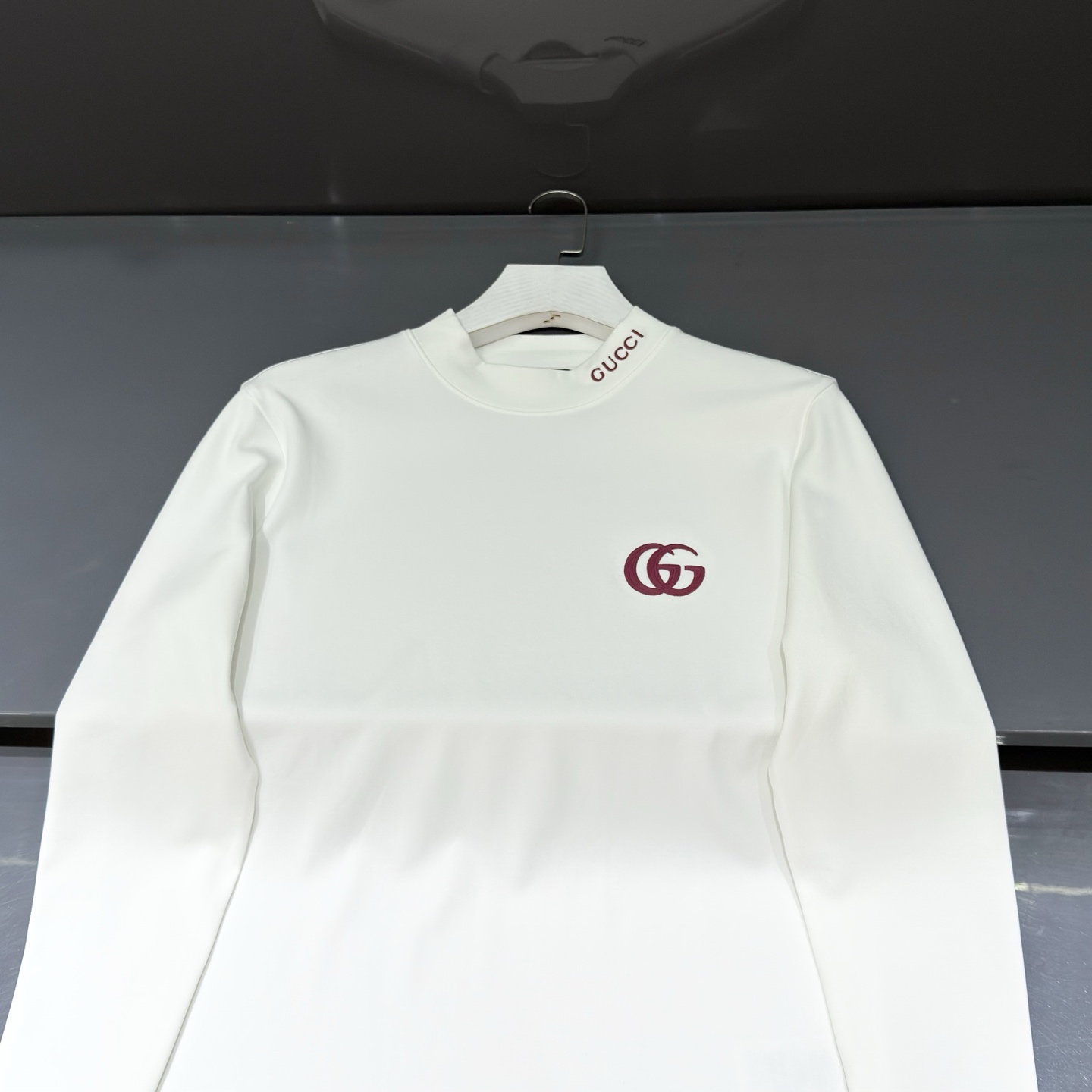 白色：细节特写