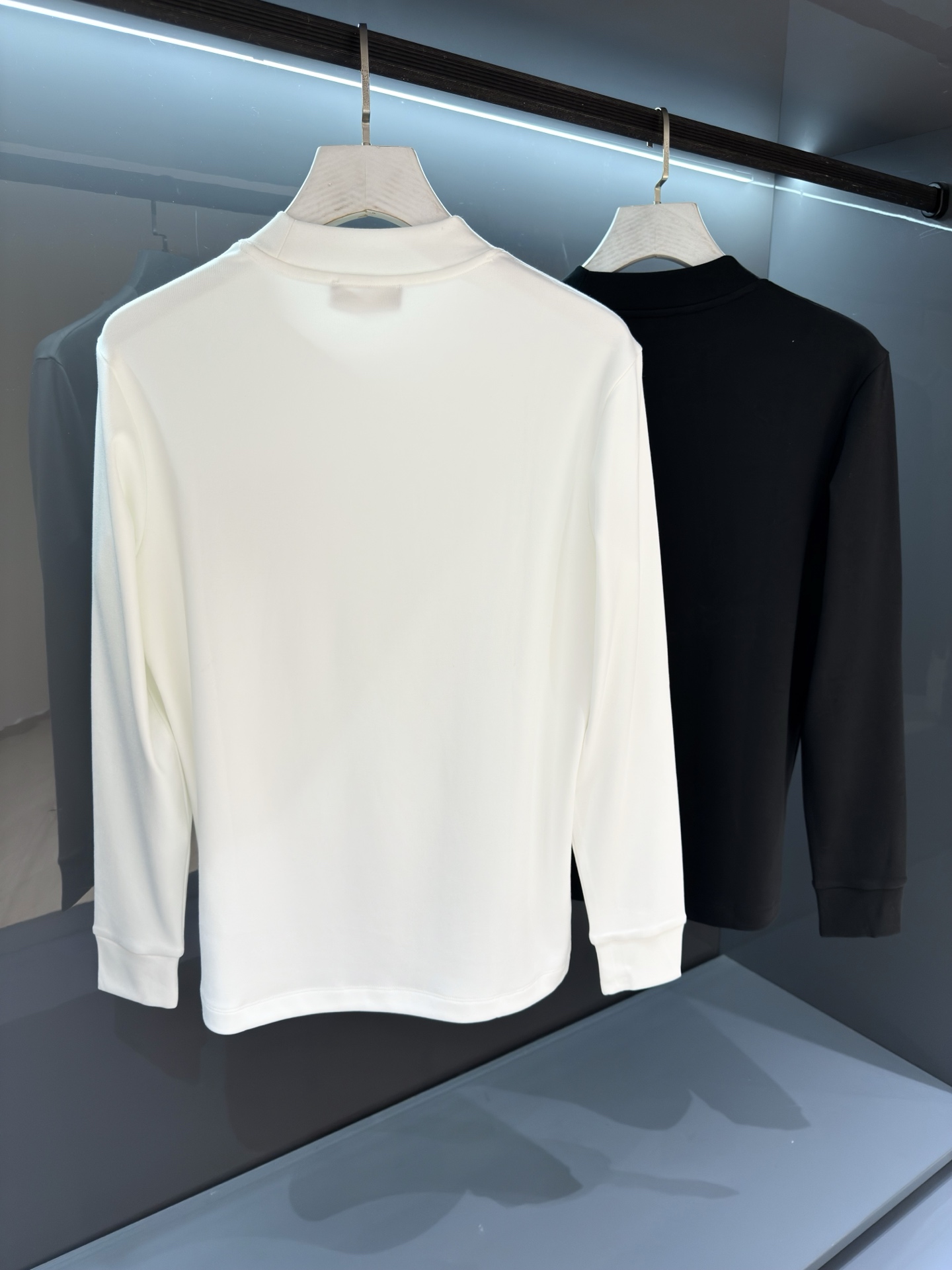 【新品】 驴 半高领打底衫 刺绣精品 ‼️‼️ 2025SS秋冬🆕 “驴”牌男士圆领长袖打底衫 柜台同步