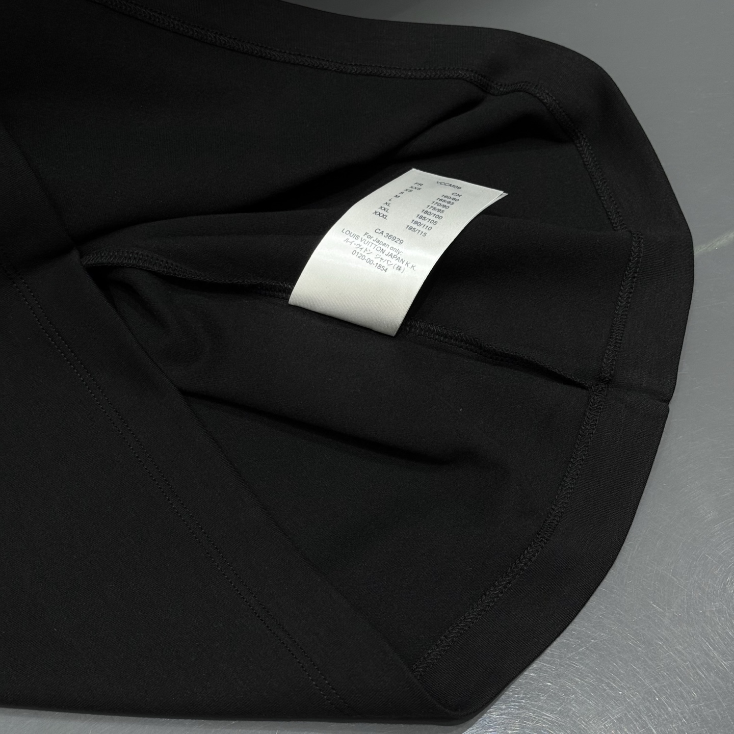 黑色：细节特写