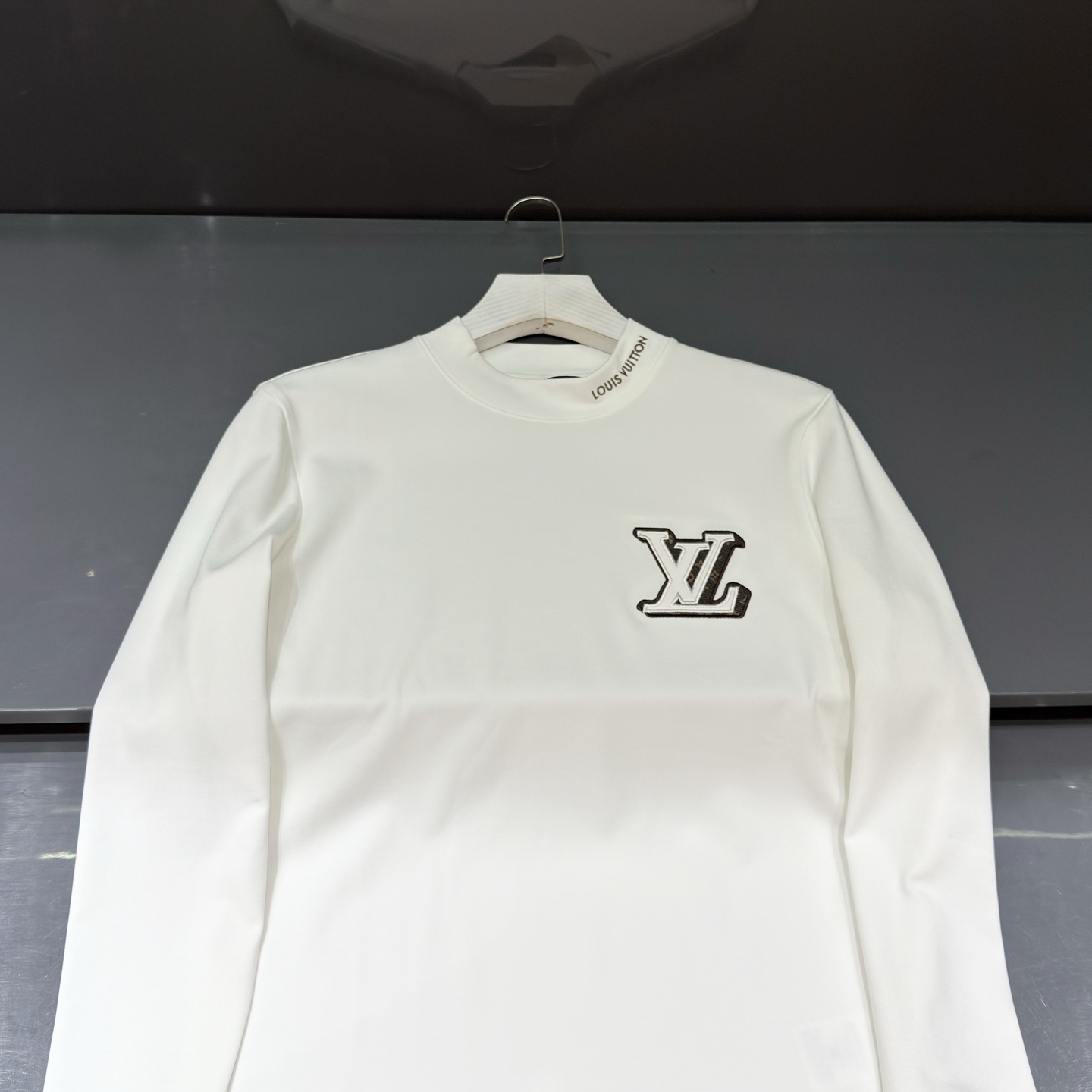 白色：细节特写