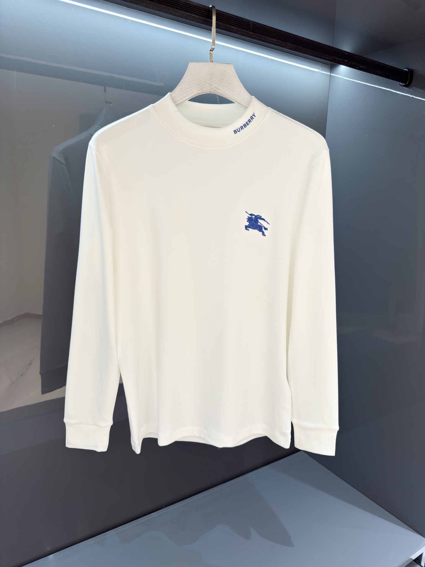 【新品】 Bur 战马刺绣‼️‼️ 2025SS秋冬🆕 “驴”牌男士圆领长袖打底衫 柜台同步发售，高精细