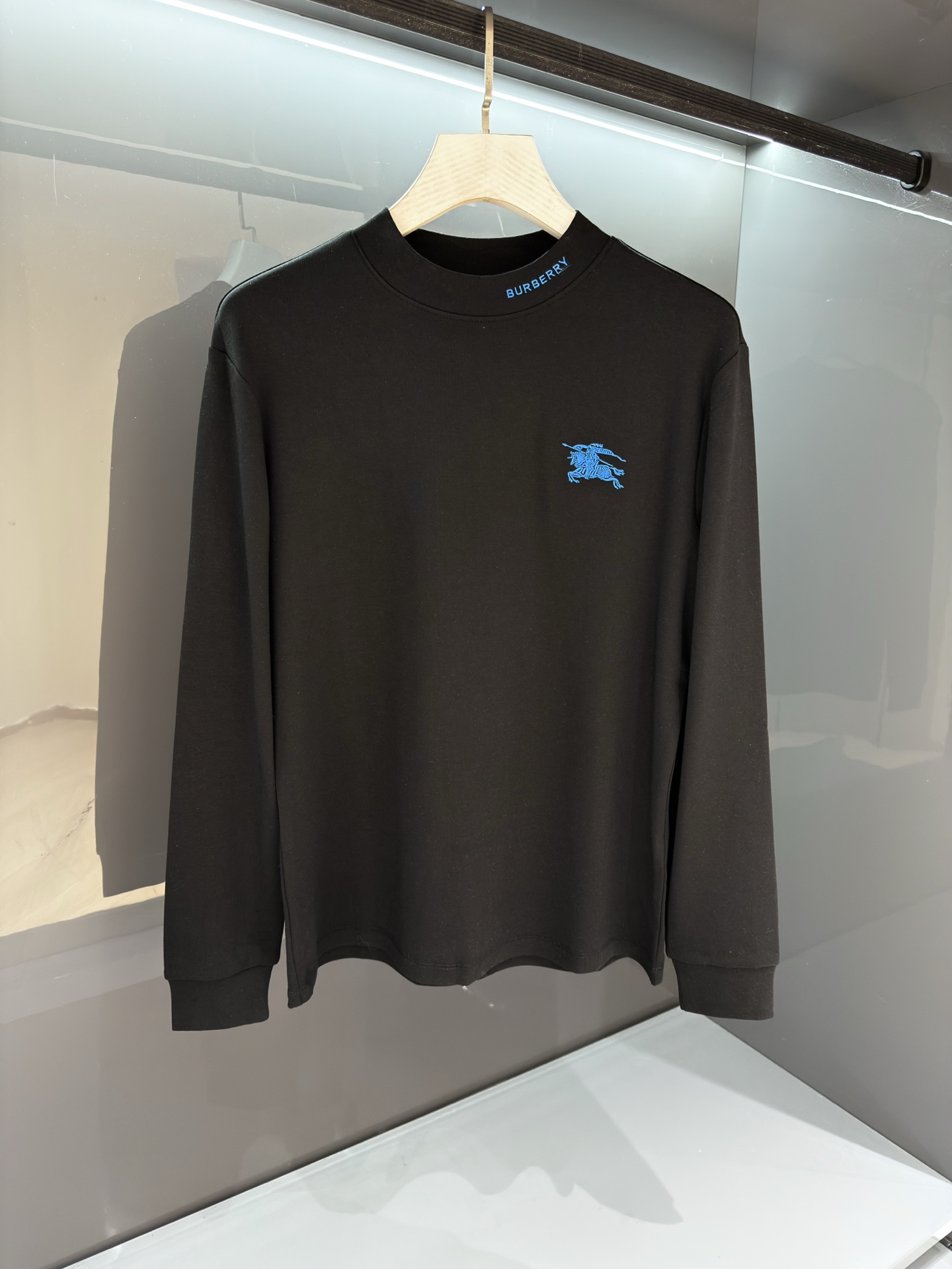 【新品】 Bur 战马刺绣‼️‼️ 2025SS秋冬🆕 “驴”牌男士圆领长袖打底衫 柜台同步发售，高精细