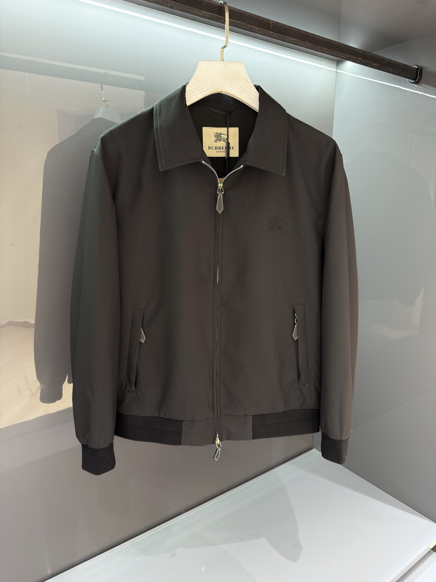 BUR渠道新品订单.l完美呈现,做为新季最实用的外套 2025SS秋冬新品男士商务翻领战马棉外套 夹棉外