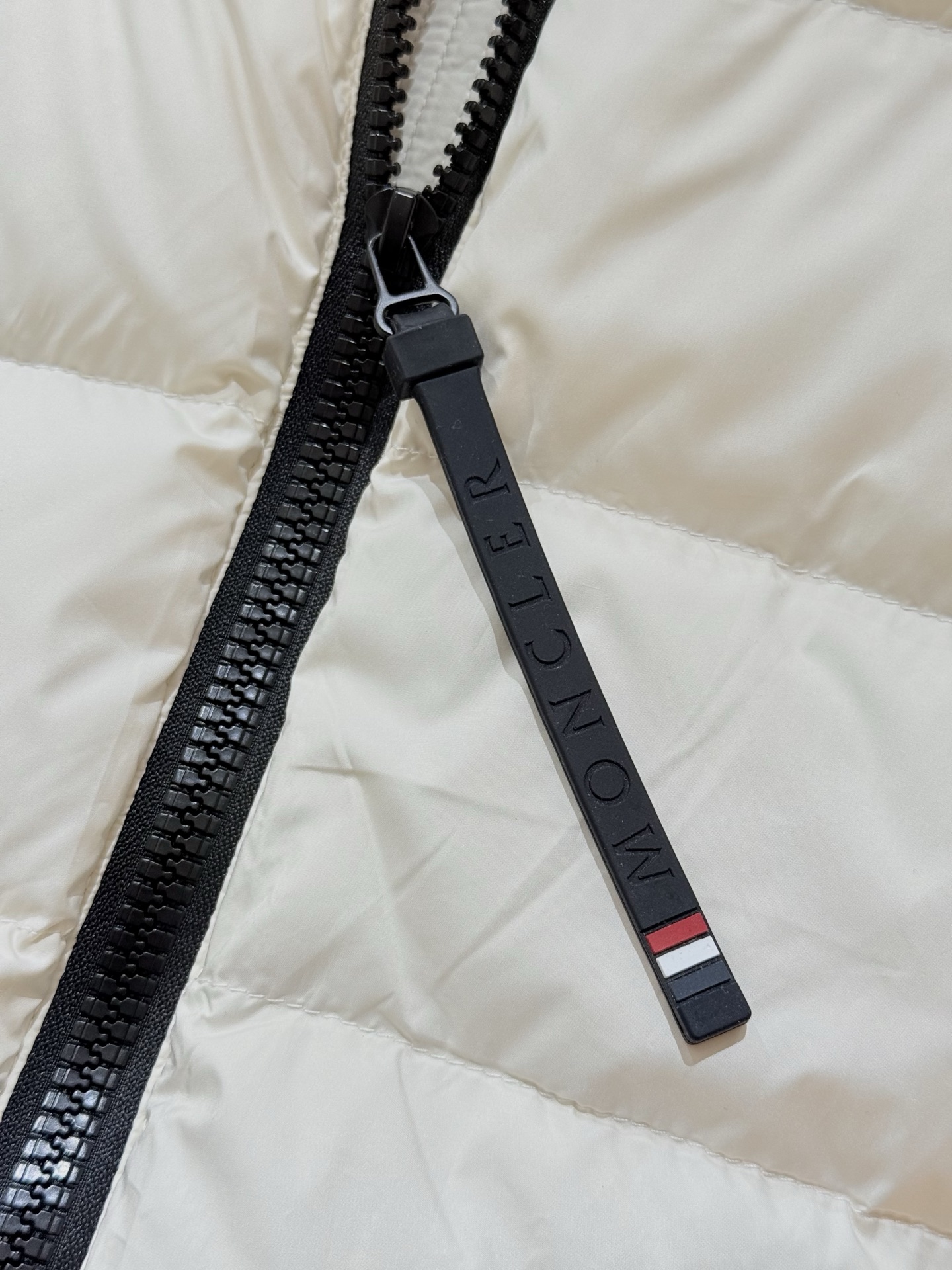 【新品】 ‼️‼️ 男士连帽拉链羽绒服夹克外套、贸易公司渠道货，高端品鉴臻品，顶级罗马尼亚产，25年A/