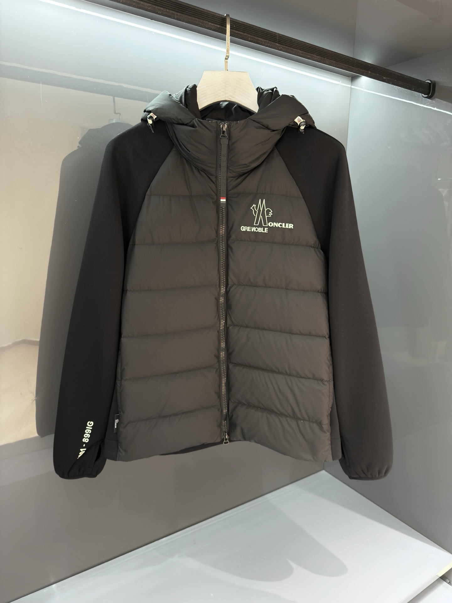 【新品】 ‼️‼️ 男士连帽拉链羽绒服夹克外套、贸易公司渠道货，高端品鉴臻品，顶级罗马尼亚产，25年A/