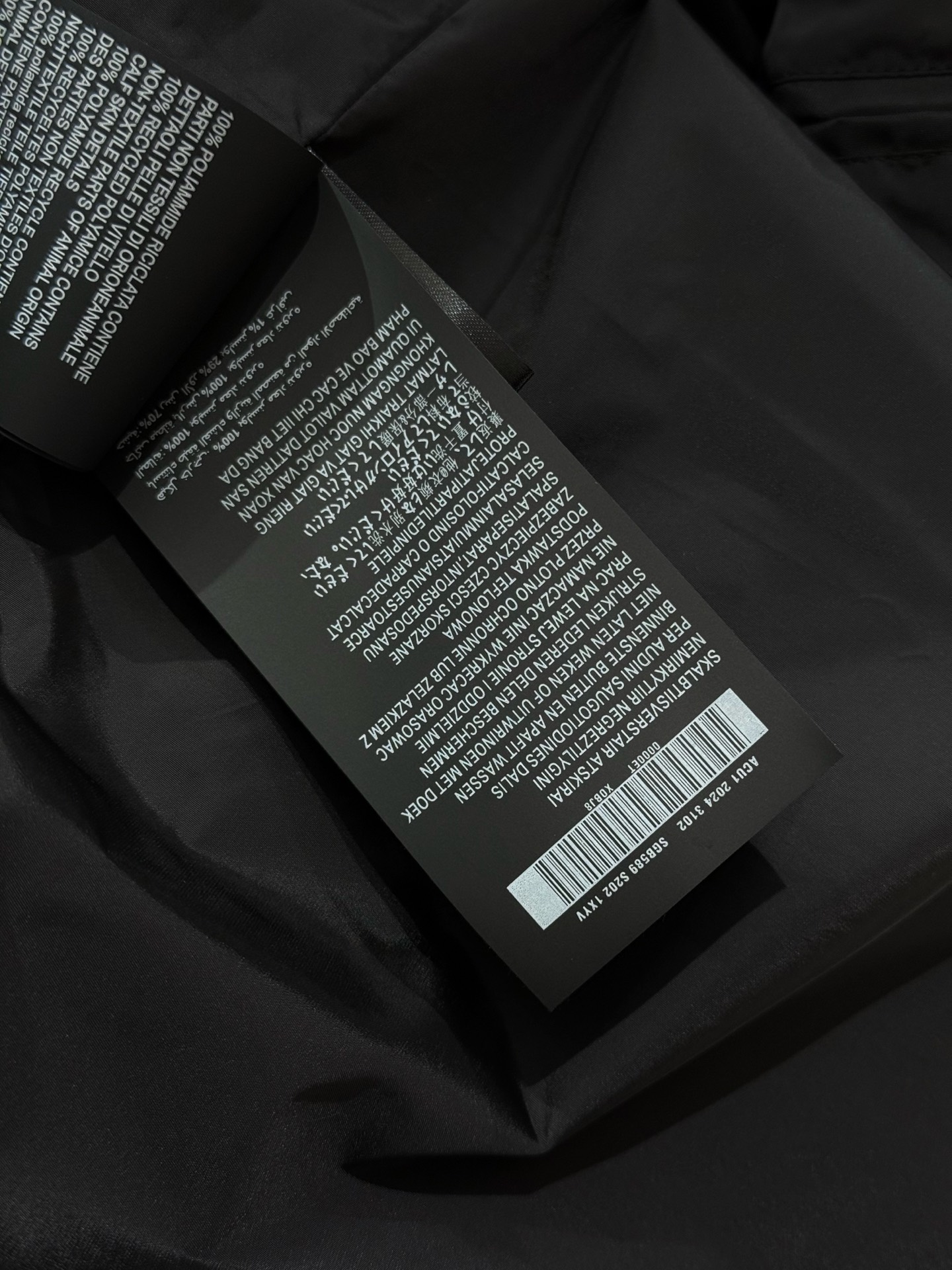 柜台同步发售‼️ Pra26SS春夏新款衬衫式翻领夹克外套 经典三角标徽章高密度尼龙材质衬衫式夹克外套 