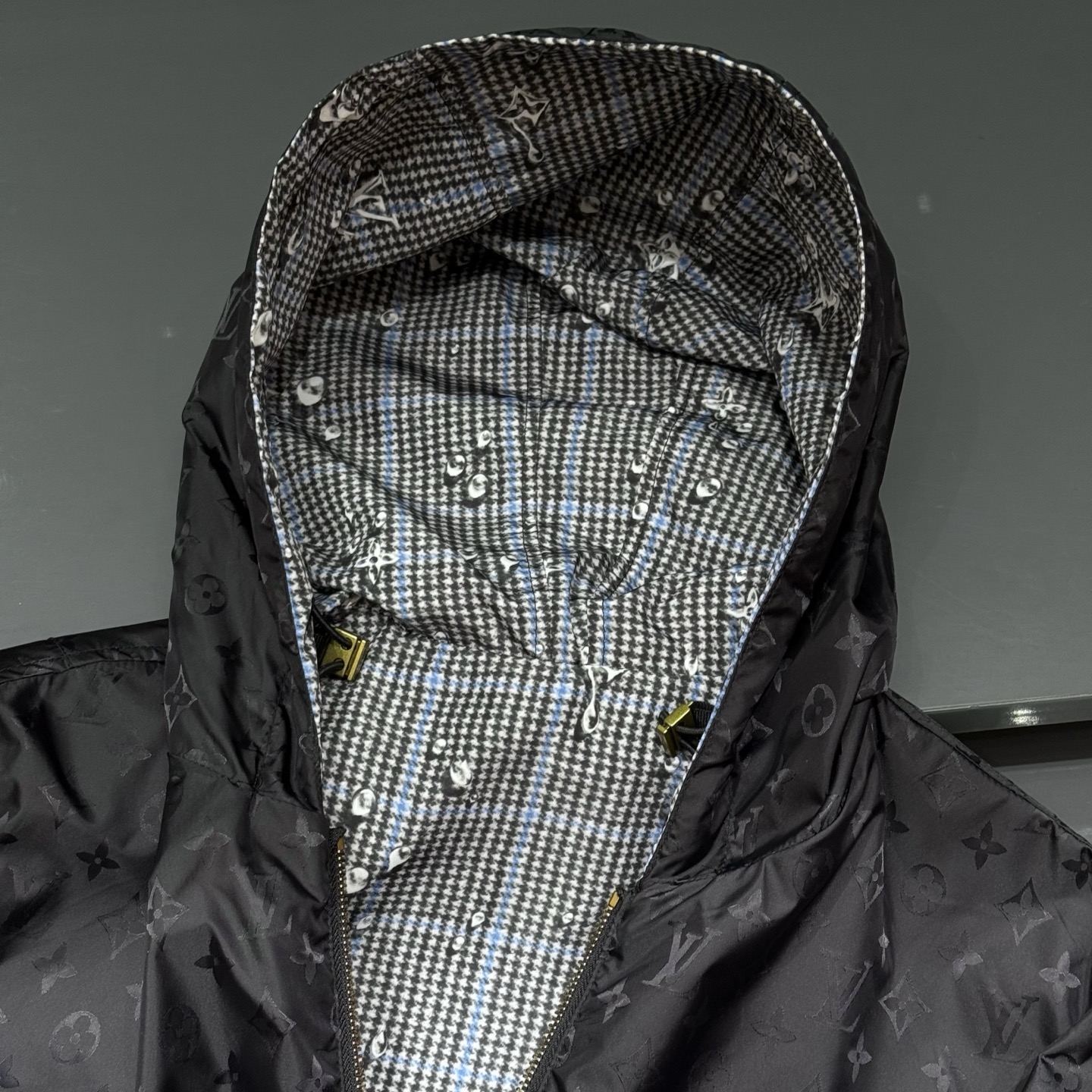 黑色：细节特写