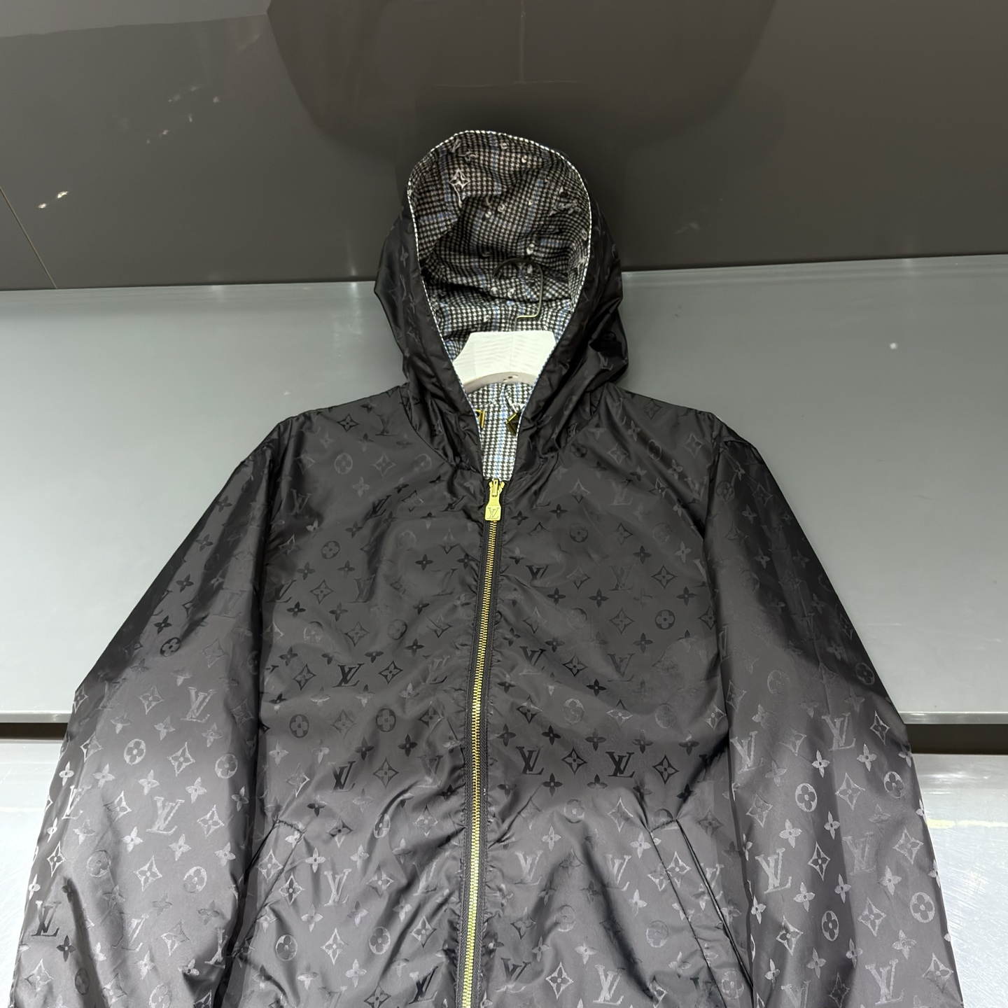 黑色：细节特写