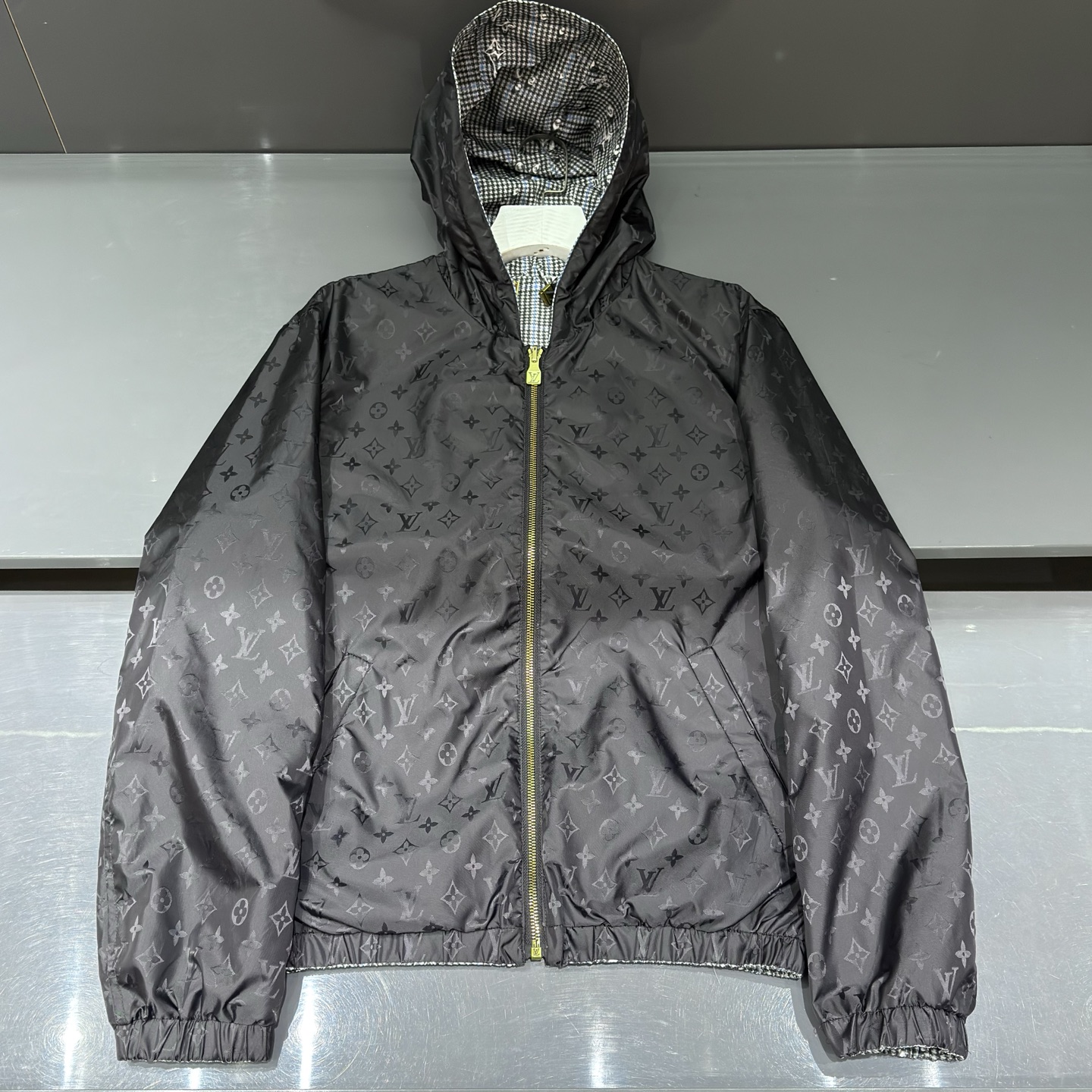 黑色：细节特写