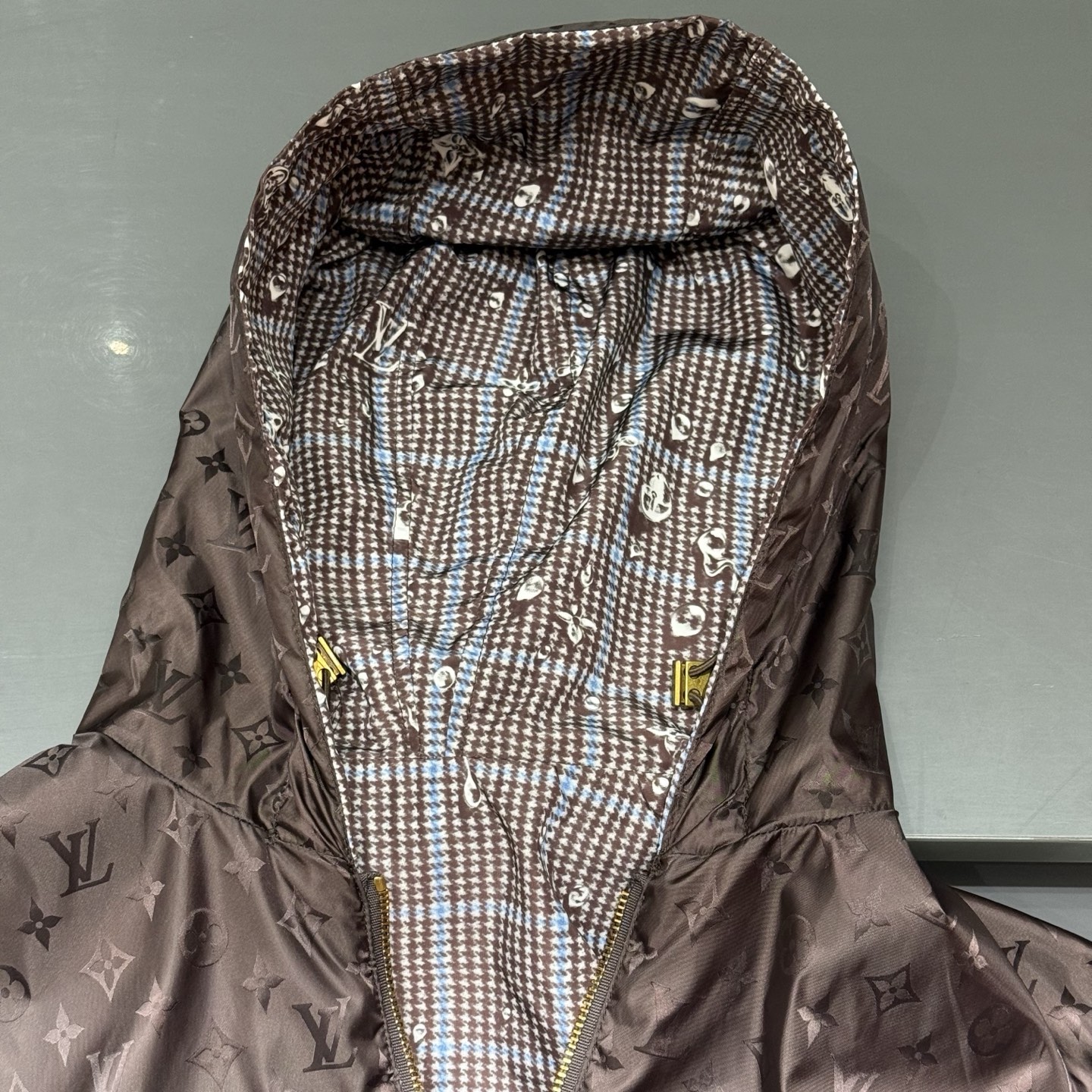 咖色：细节特写