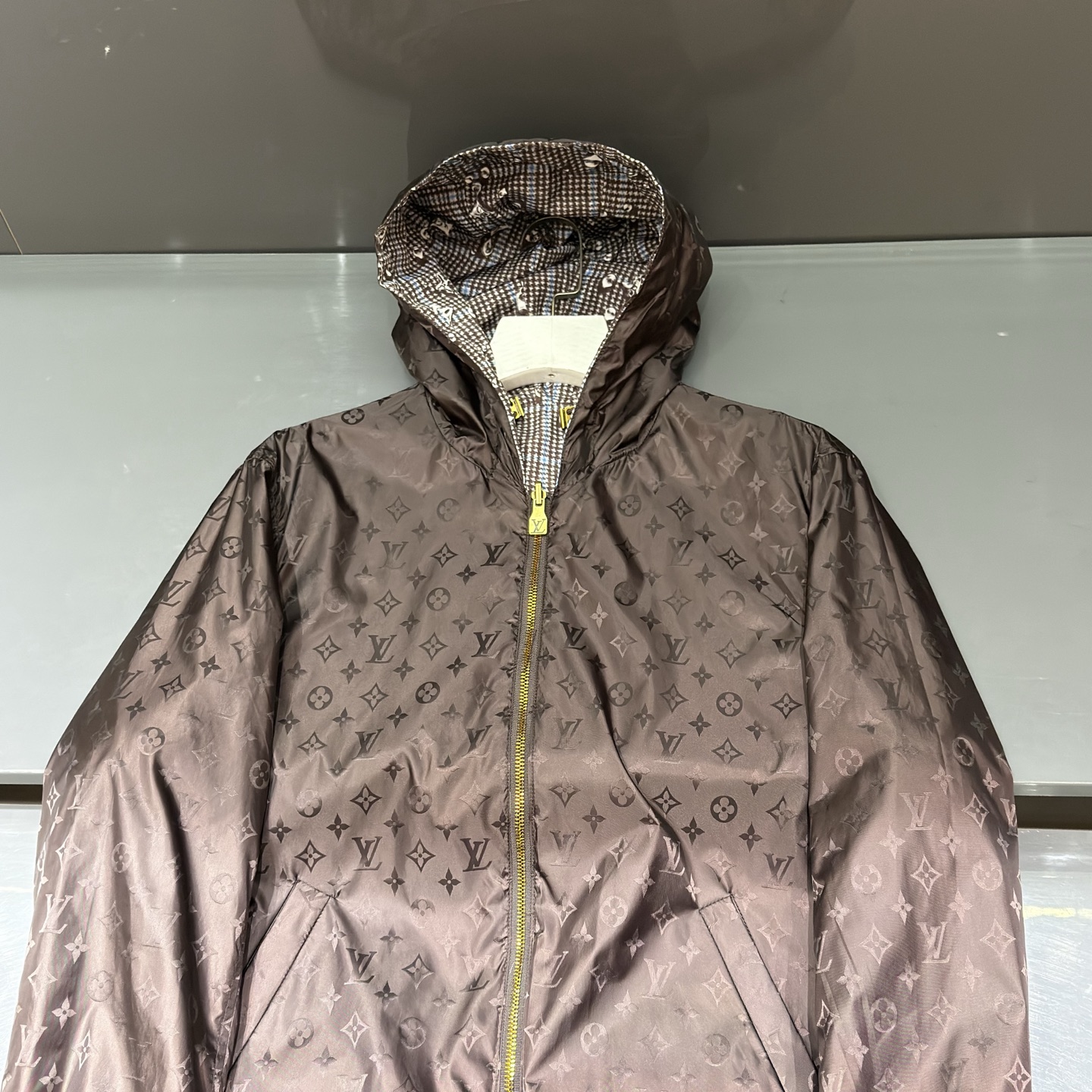 咖色：细节特写