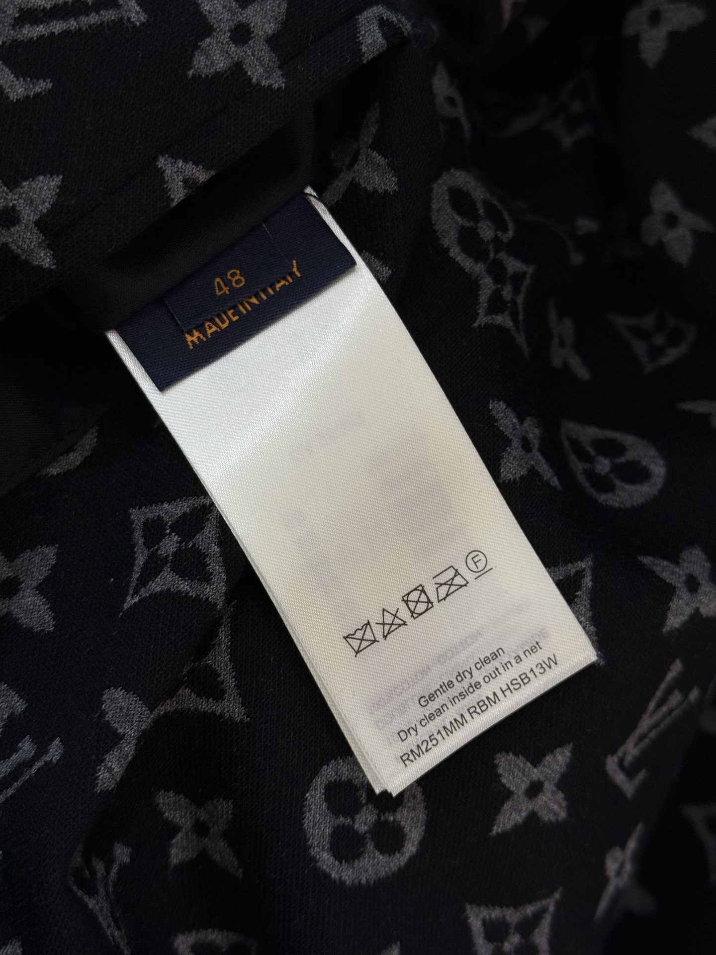 贸易公司订单‼️ 26SS早春新品 高端男士立领双面夹克外套 产量稀少珍贵.难度系数之高令人震撼!一眼便