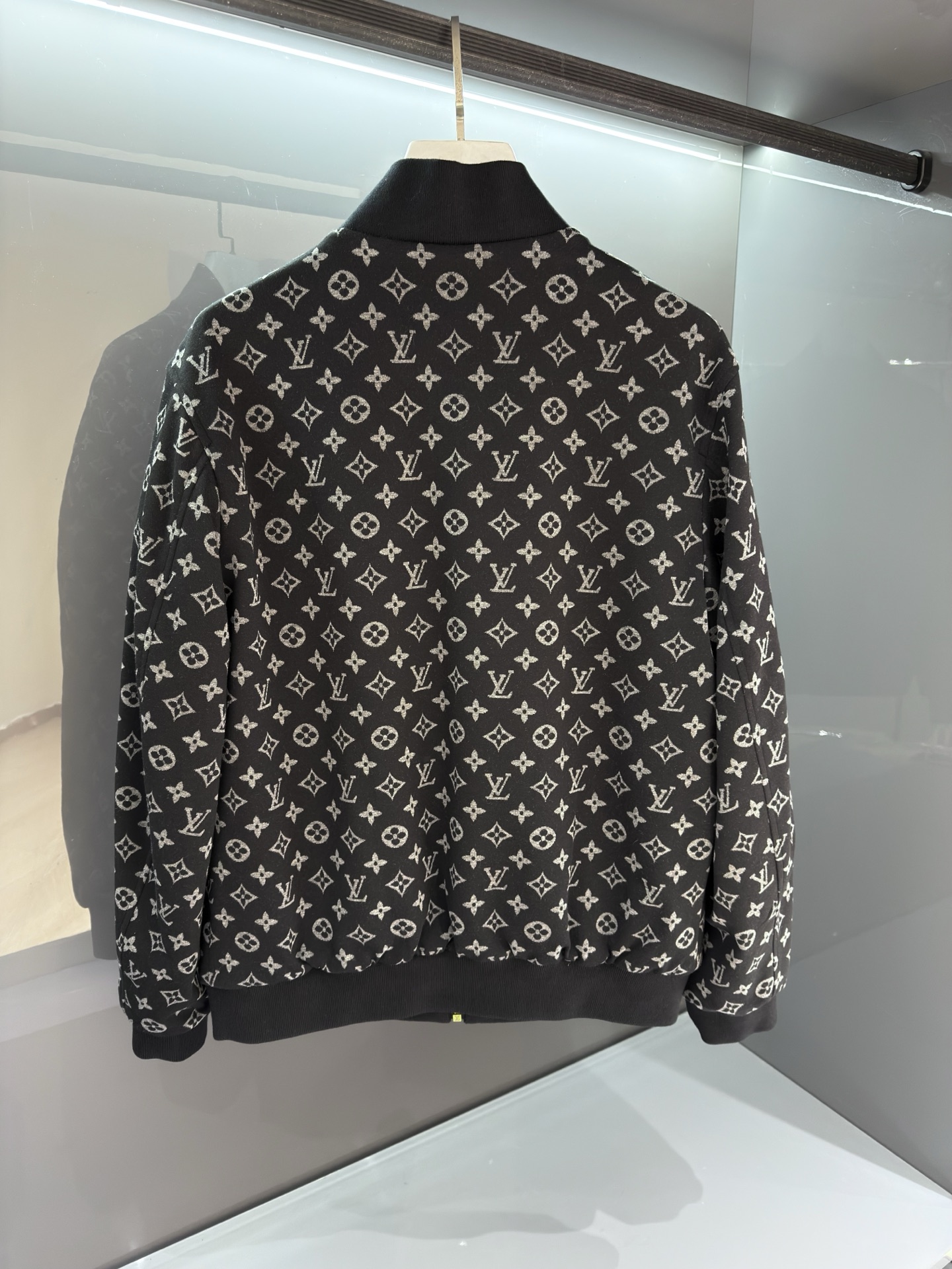 贸易公司订单‼️ 26SS早春新品 高端男士立领双面夹克外套 产量稀少珍贵.难度系数之高令人震撼!一眼便