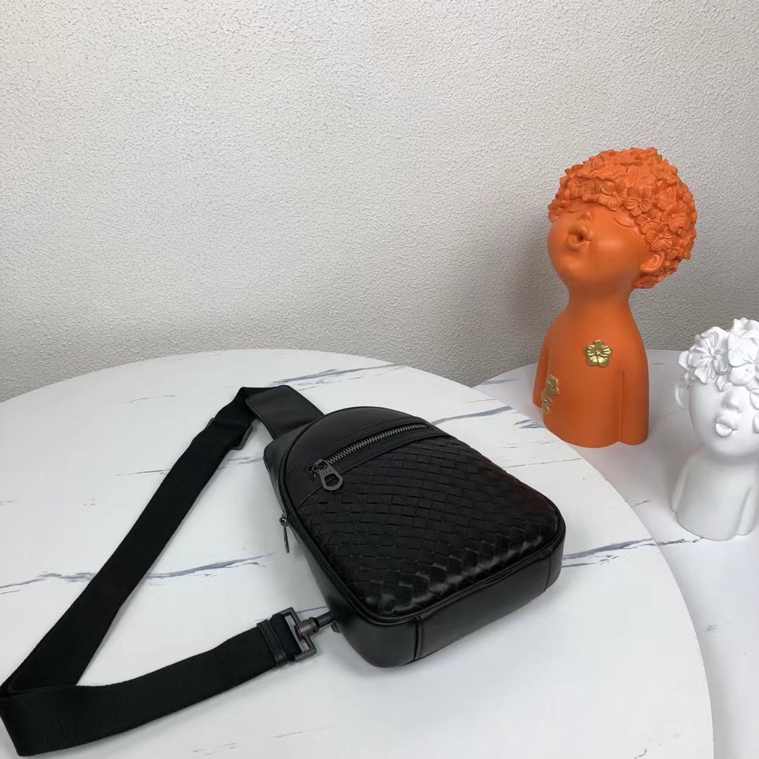 Bottega Veneta Leather Crossbody Bag - Italian Waxed Leather,18x28x5cm 8 i1734891129 6938 6