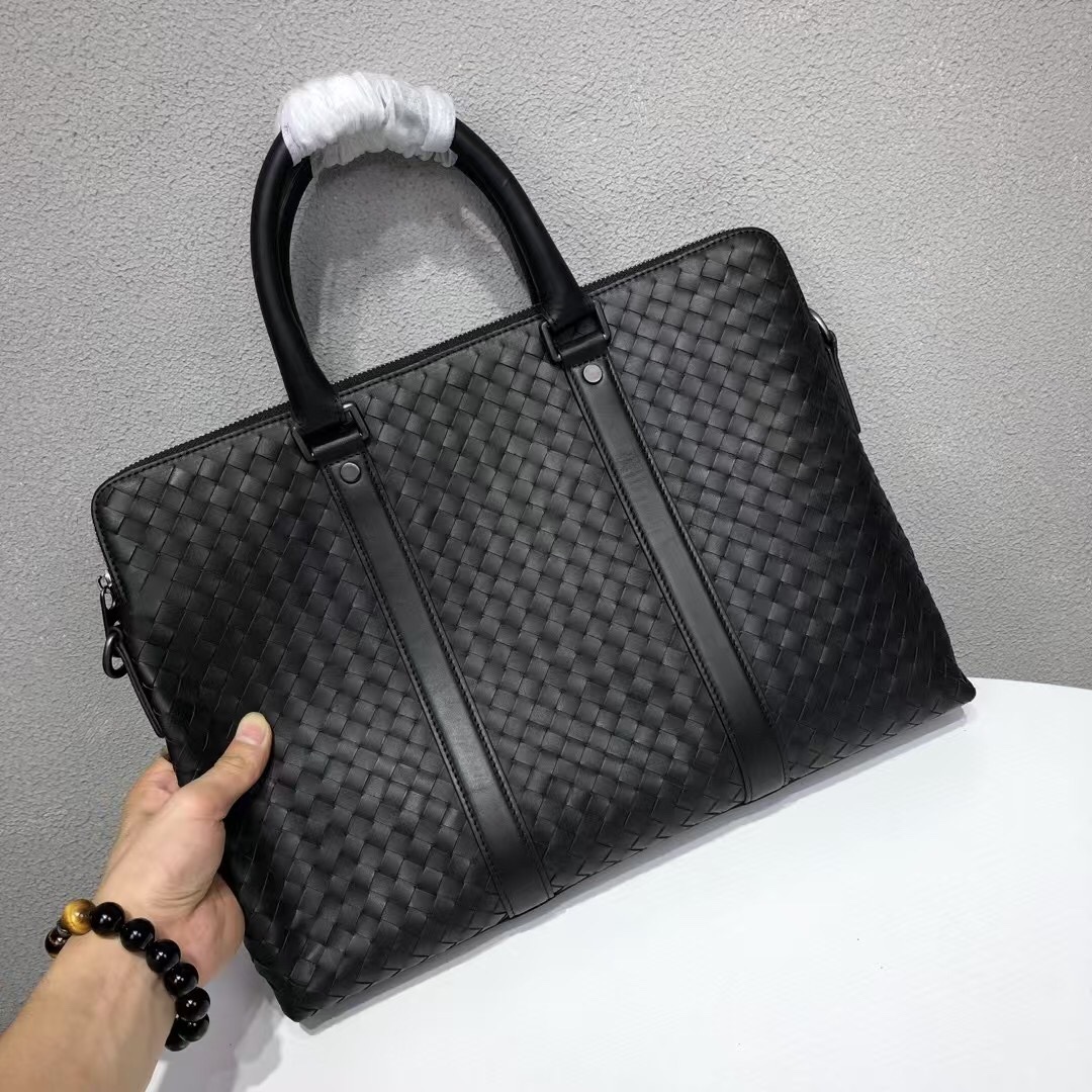 🅿️600BV公文包双拉电脑包采用顶级进口胎牛皮，纯手工编织～双隔层大格，超大容量，满足你的一切需求💪规格：38-28-6cm。