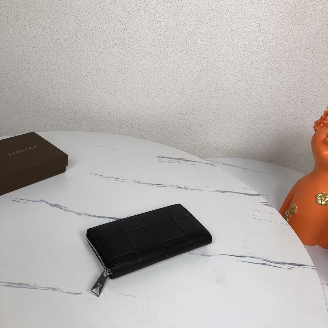 🅿️230 BV葆蝶家钱包采用进口打蜡牛皮🐂纯手工编织皮质越用越柔软光滑细腻✅款号：1620#，颜色：黑色，规格：19/10/2cm。