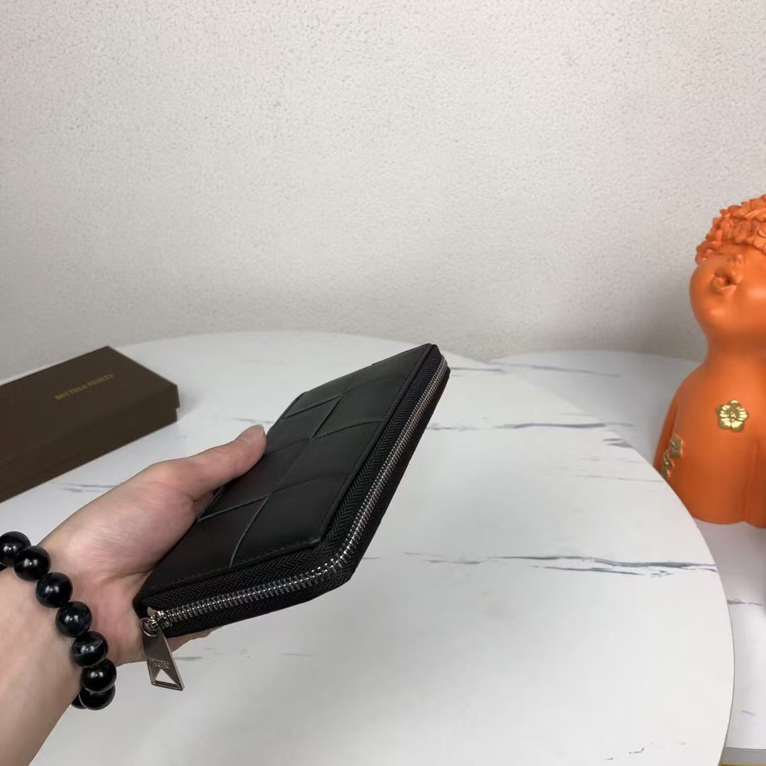 🅿️230 BV葆蝶家钱包采用进口打蜡牛皮🐂纯手工编织皮质越用越柔软光滑细腻✅款号：1620#，颜色：黑色，规格：19/10/2cm。