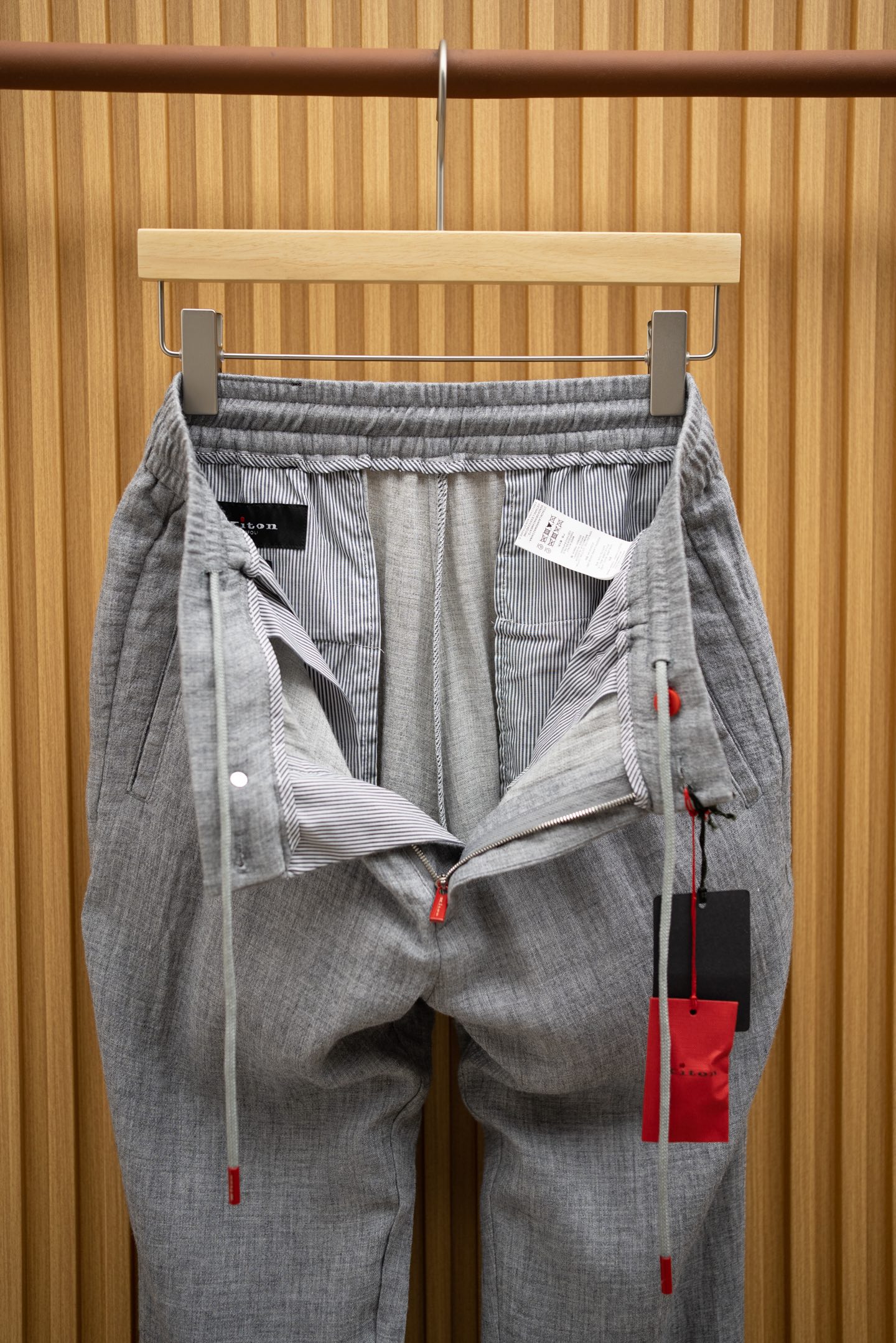 KT  休闲裤服装 8