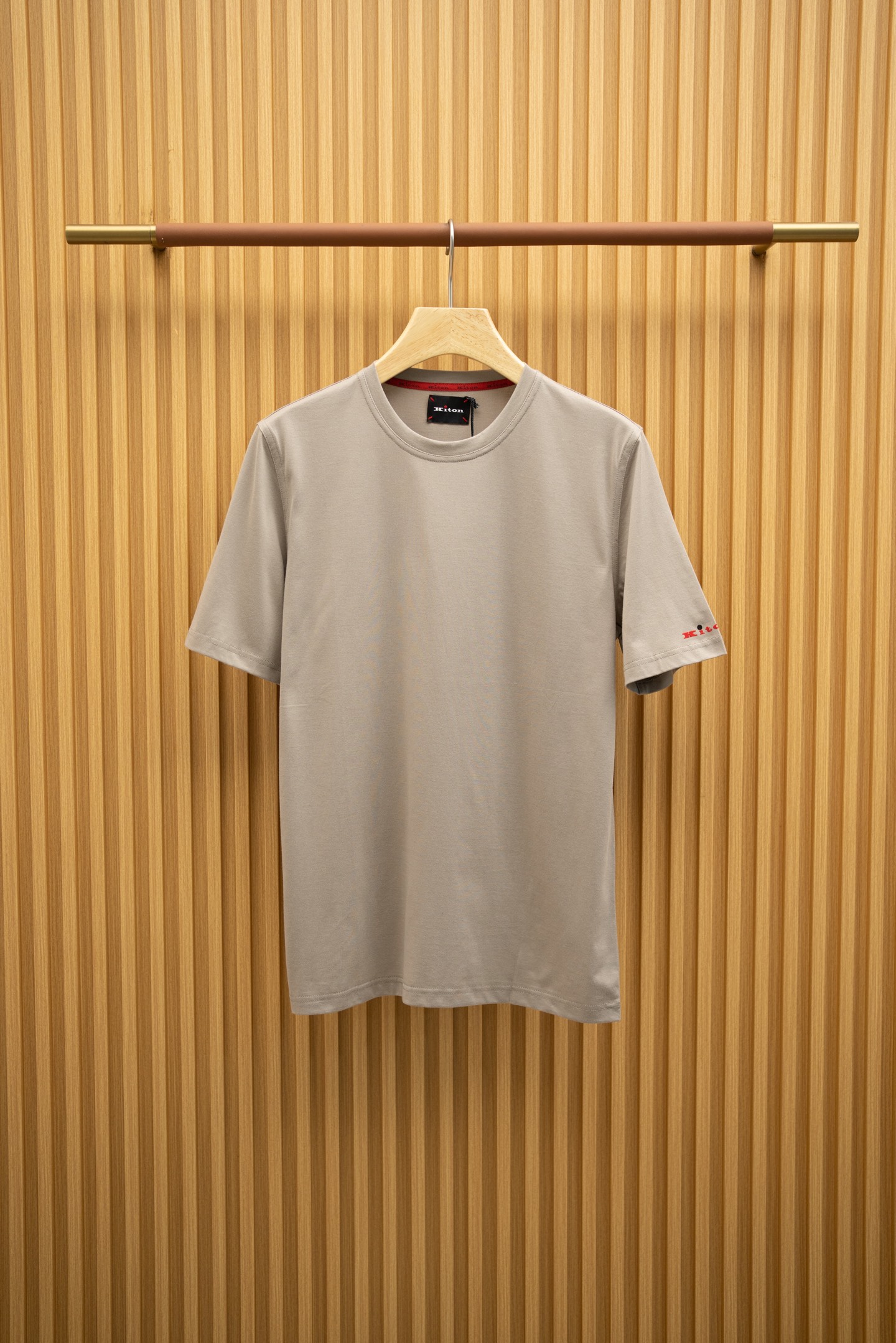 KT🔥1955/SS 经典升级版T恤
袖子植绒工艺标识logo 完美细节...