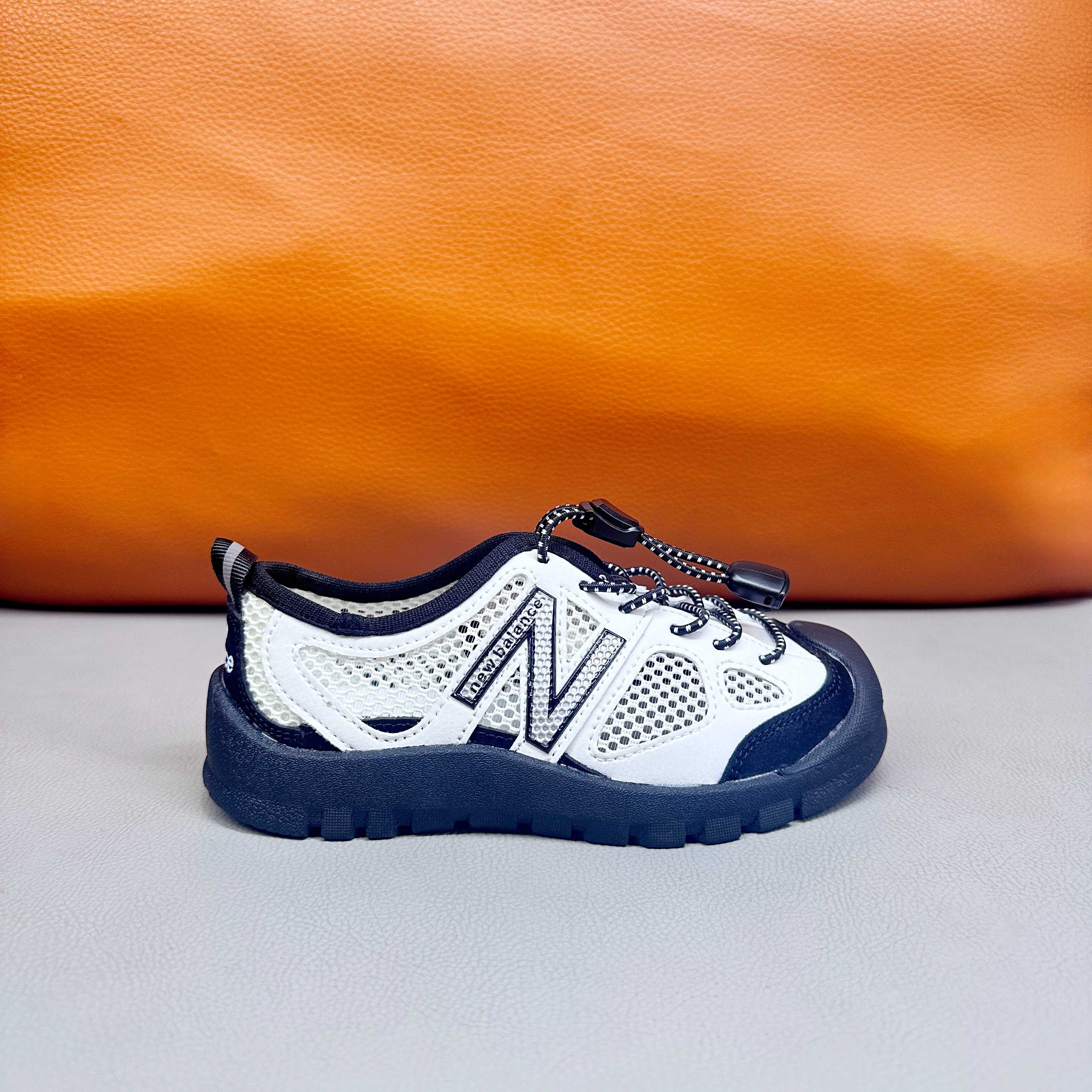 NB miumiu松紧带儿童溯溪软底儿童沙滩凉鞋透气网孔26-37码 🌟\”夏日必备！👶 NB miumiu 凉鞋的新魔法✨：踩沙不止乐趣，舒适度MAX !\”👣-选品中心