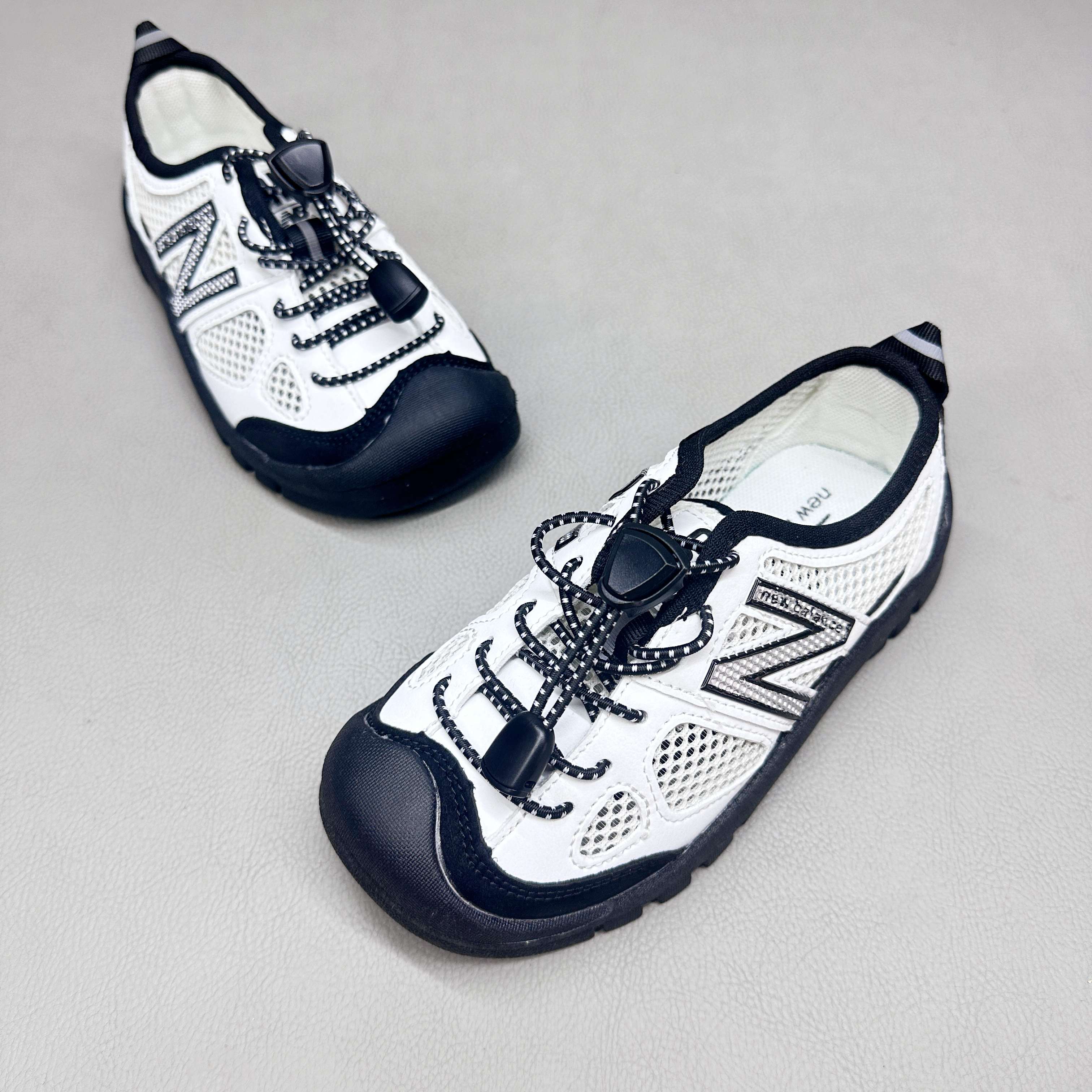 图片[9]-NB miumiu松紧带儿童溯溪软底儿童沙滩凉鞋透气网孔26-37码 🌟\”夏日必备！👶 NB miumiu 凉鞋的新魔法✨：踩沙不止乐趣，舒适度MAX !\”👣-选品中心