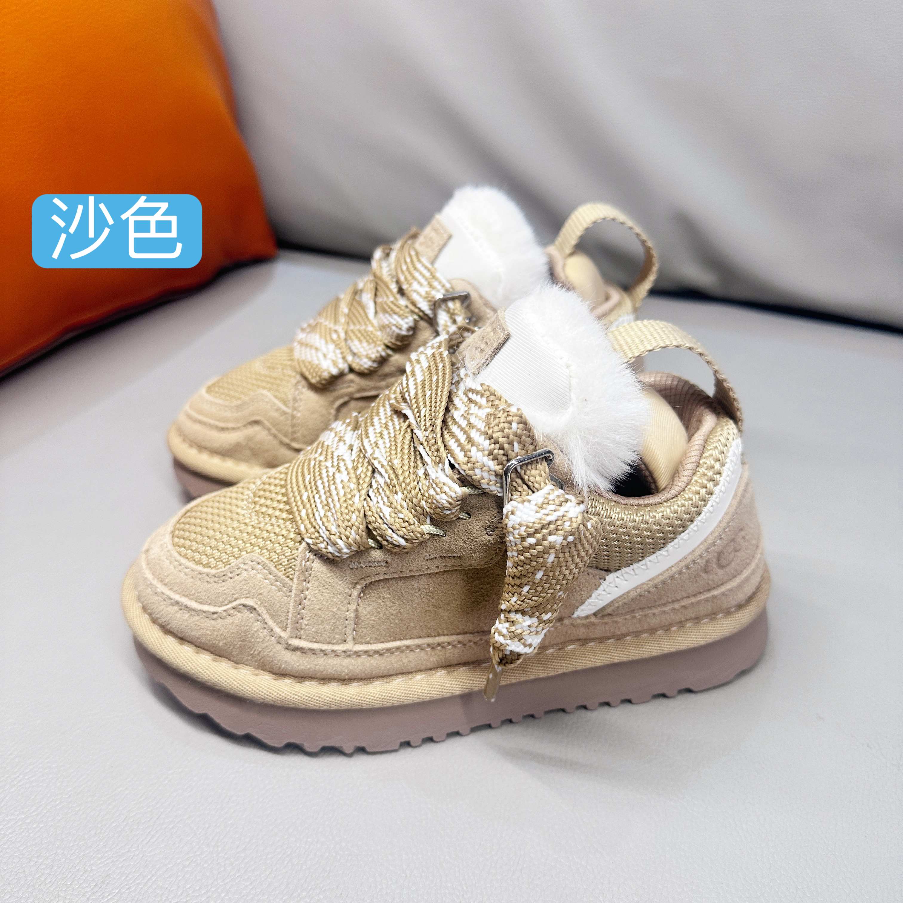 图片[2]-🚦UGG梅尔系列免系带加绒童鞋•尺码表🔻 28-37 38-39 量好脚长才是选码关键✔️ 🚨不同品牌，不同系列的鞋子，鞋码会存在差异，一定要量好宝宝脚长，脚长对照尺码表【参考适合脚长选码数 🚨孩子3个月脚长就会有变化，多花一分钟选码，节省换码一周的时间👊-选品中心