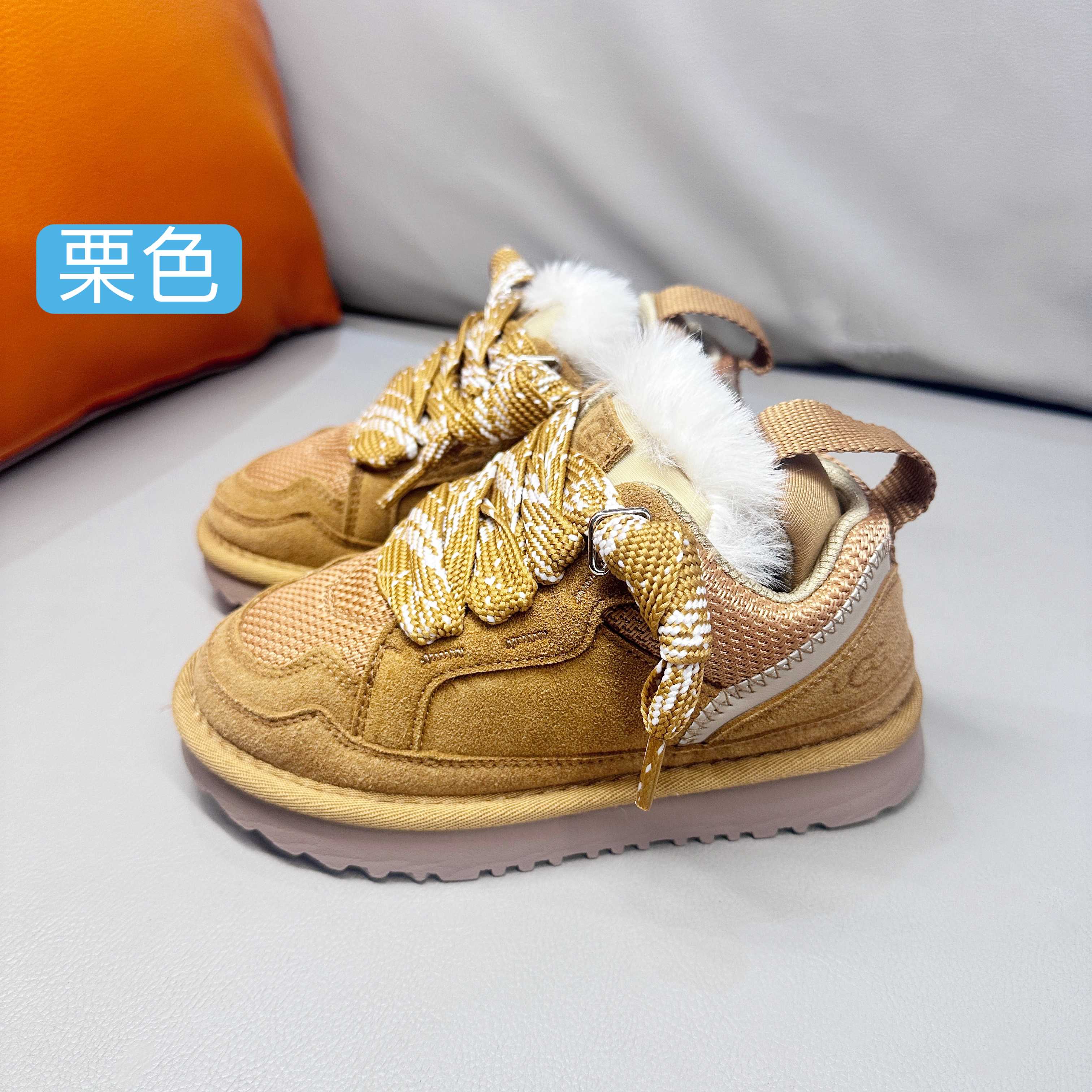 🚦UGG梅尔系列免系带加绒童鞋•尺码表🔻 28-37 38-39 量好脚长才是选码关键✔️ 🚨不同品牌，不同系列的鞋子，鞋码会存在差异，一定要量好宝宝脚长，脚长对照尺码表【参考适合脚长选码数 🚨孩子3个月脚长就会有变化，多花一分钟选码，节省换码一周的时间👊-选品中心