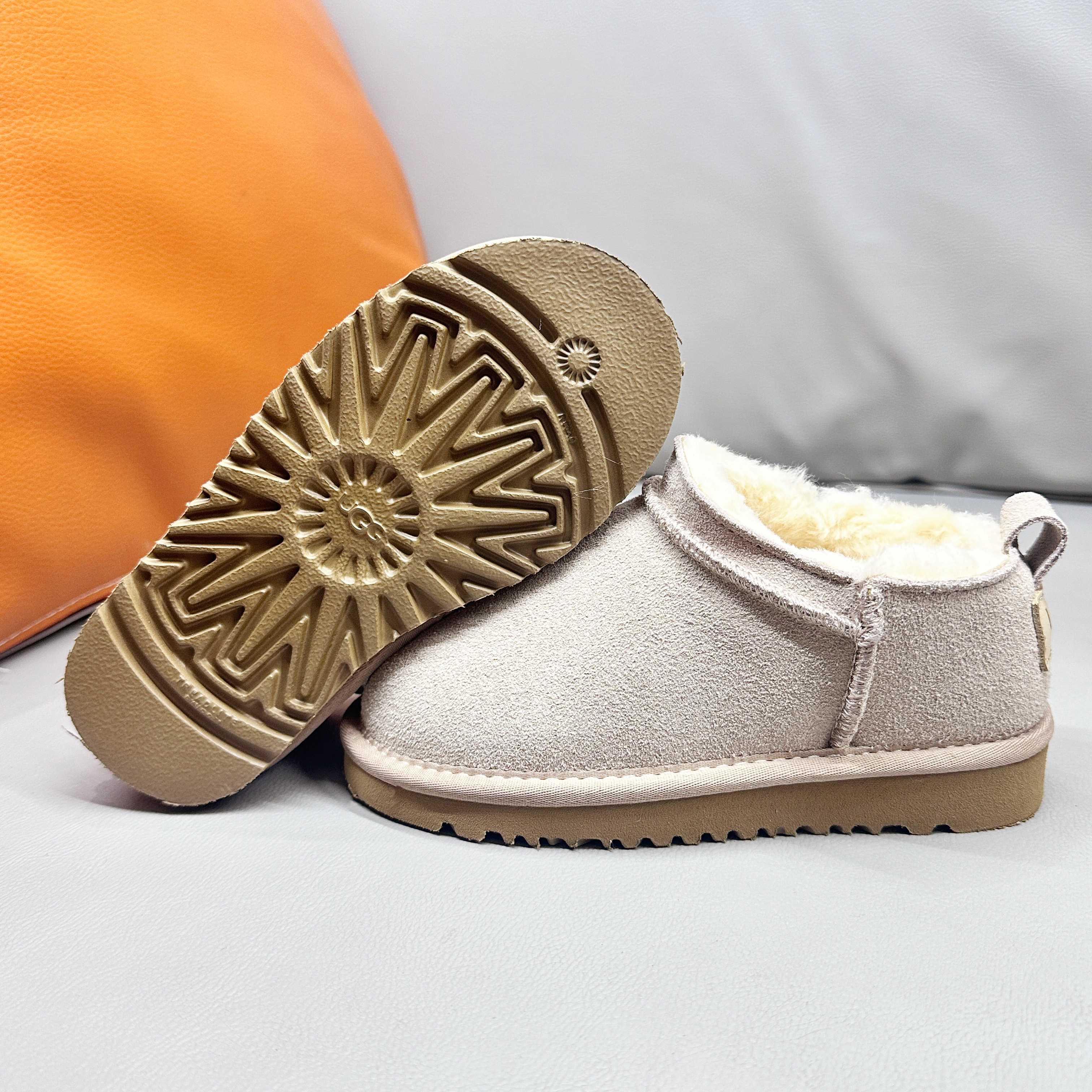 图片[2]-UGG田小娟同款超迷你亲子雪地靴26-40 冬季加绒一脚蹬懒人鞋，经典UGG明星款式❤️ 羊毛一體系列，質感滿滿💯EVA官網同款耐磨防滑大底，腳感超贊👍🏻-选品中心