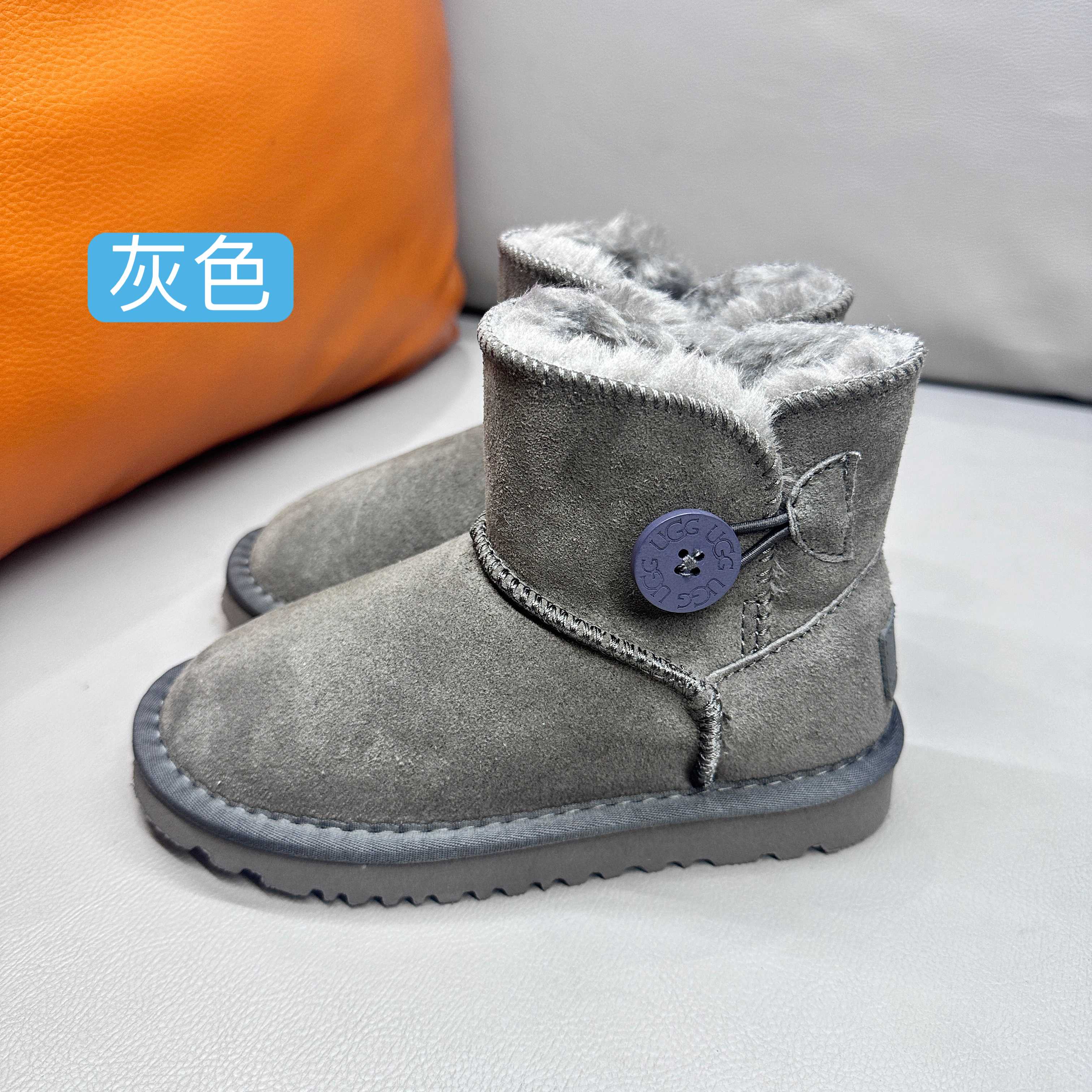 图片[4]-🚦正确版UGG桃木扣儿童亲子雪地靴•尺码表🔻 尺码：21-37 量好脚长才是选码关键✔️ 🚨不同品牌，不同系列的鞋子，鞋码会存在差异，一定要量好宝宝脚长，脚长对照尺码表【参考适合脚长选码数 🚨孩子3个月脚长就会有变化，多花一分钟选码，节省换码一周的时间👊-选品中心