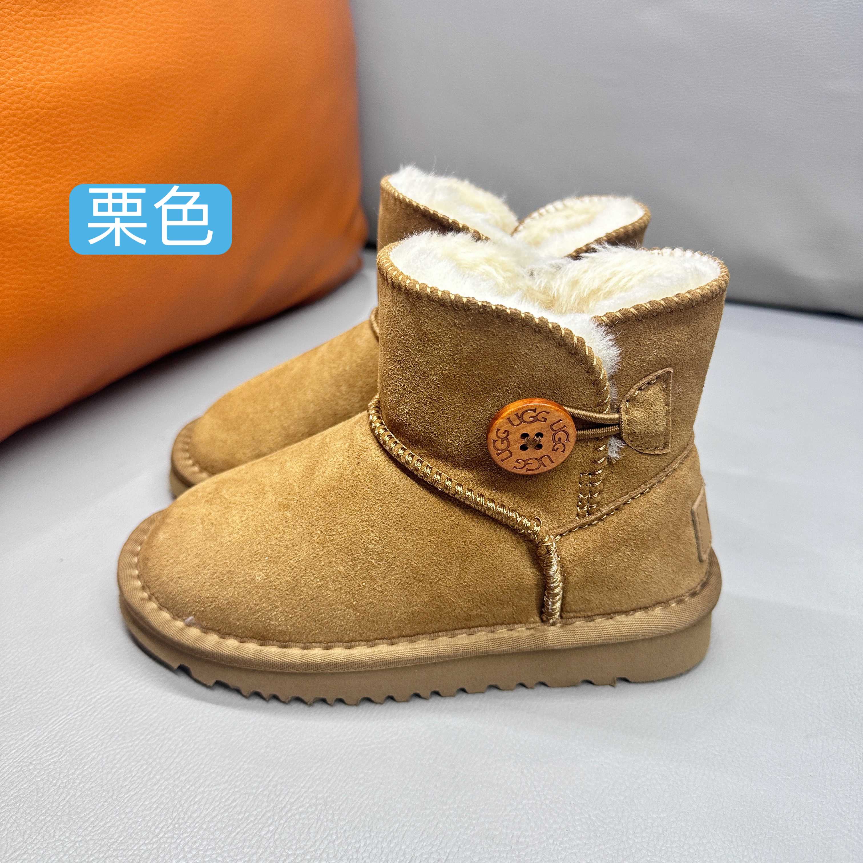 🚦正确版UGG桃木扣儿童亲子雪地靴•尺码表🔻 尺码：21-37 量好脚长才是选码关键✔️ 🚨不同品牌，不同系列的鞋子，鞋码会存在差异，一定要量好宝宝脚长，脚长对照尺码表【参考适合脚长选码数 🚨孩子3个月脚长就会有变化，多花一分钟选码，节省换码一周的时间👊-选品中心