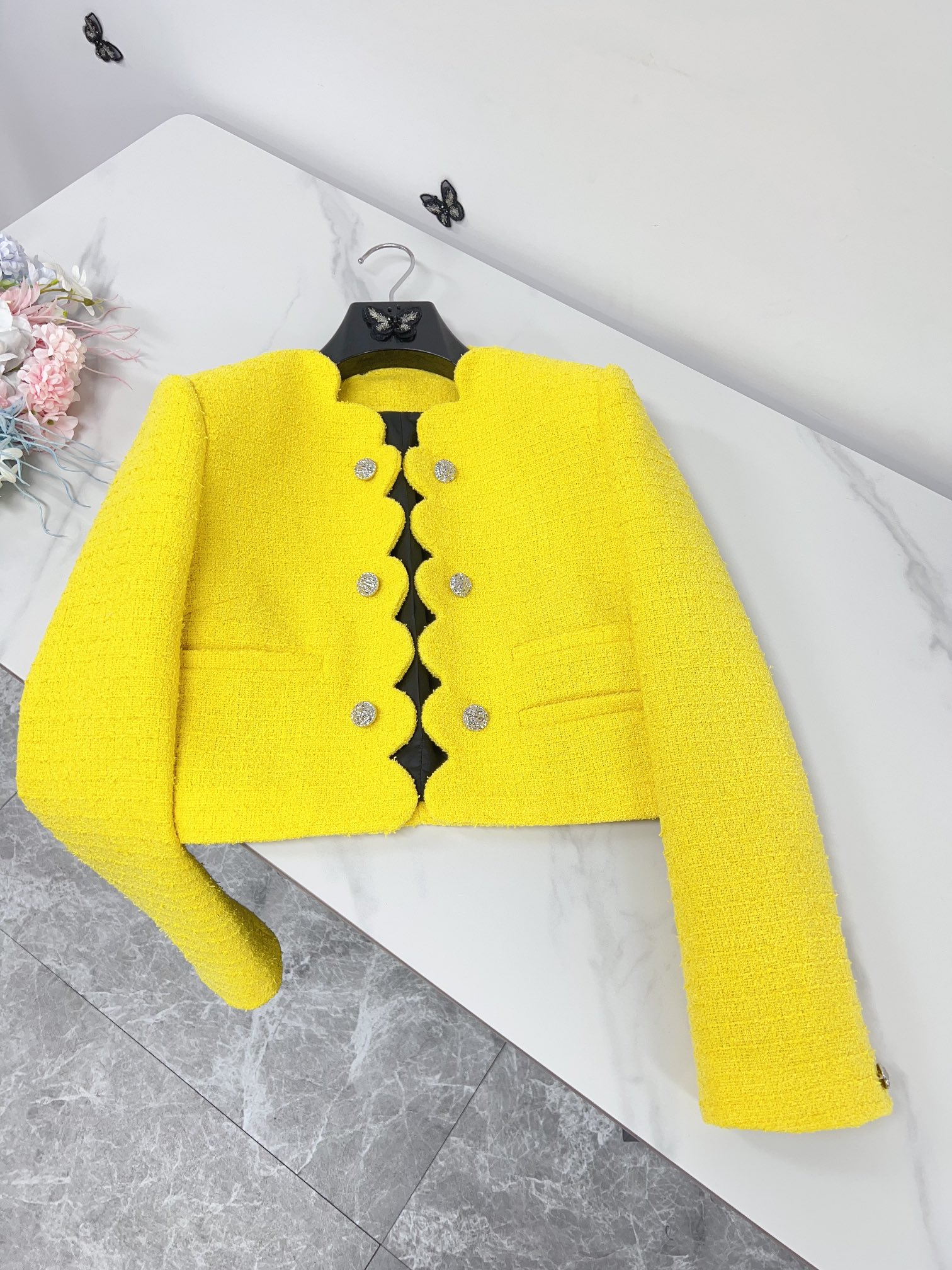 Elegant Tweed Cropped Jacket - Chanel Style, Double-Breasted Design 5 i1723453232 2452 5