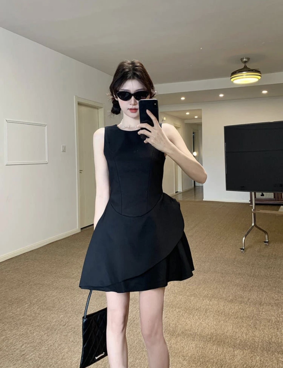 Yves Saint Laurent Black Tulip Dress, High Waist A-Line, Wool Blend - Elegant Flare 6 i1749460174354 9209 0 5