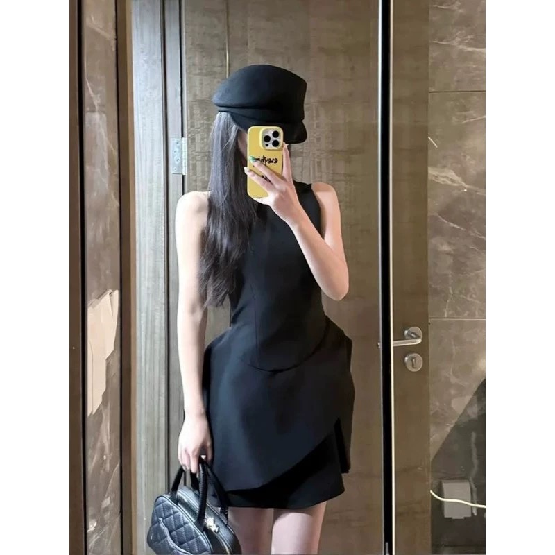 Yves Saint Laurent Black Tulip Dress, High Waist A-Line, Wool Blend - Elegant Flare 1 i1749460174355 5926 0 0