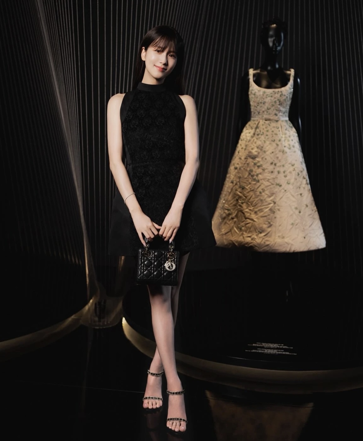 NO:709978,catwalk pictures,19860909走秀图,,,Women's clothing