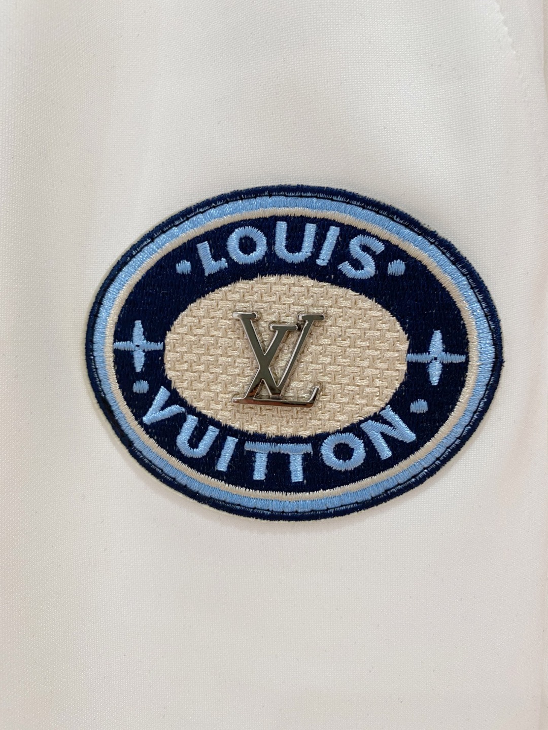 LV 2026春夏新款男士休闲短裤 五分裤 高端货简洁时尚大方定制原版进口面料简洁利落又清爽品质做工细节