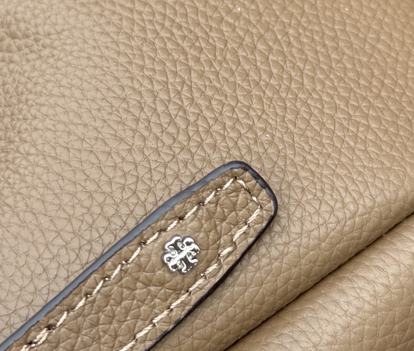 Tory Burch ～923【大象灰】TORY BURCH ROMY PEBBLED BUCKET BAG手提包
