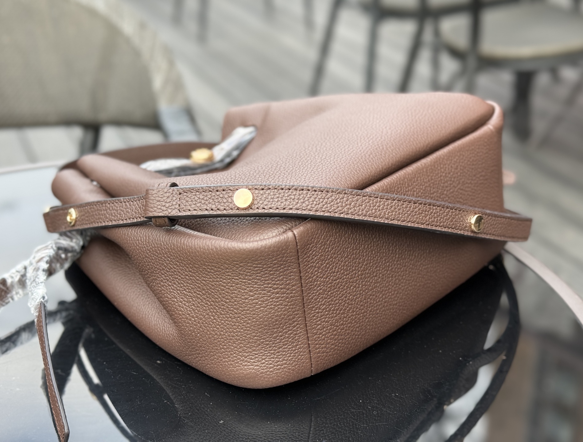 Tory Burch ～923【酒棕色】TORY BURCH ROMY PEBBLED BUCKET BAG手提包