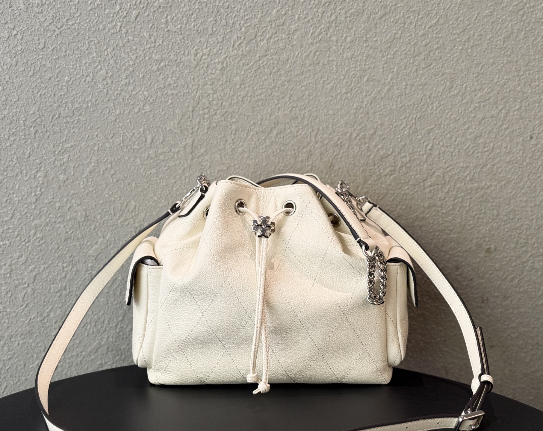 Tory Burch 白色1517款TORY BURCH