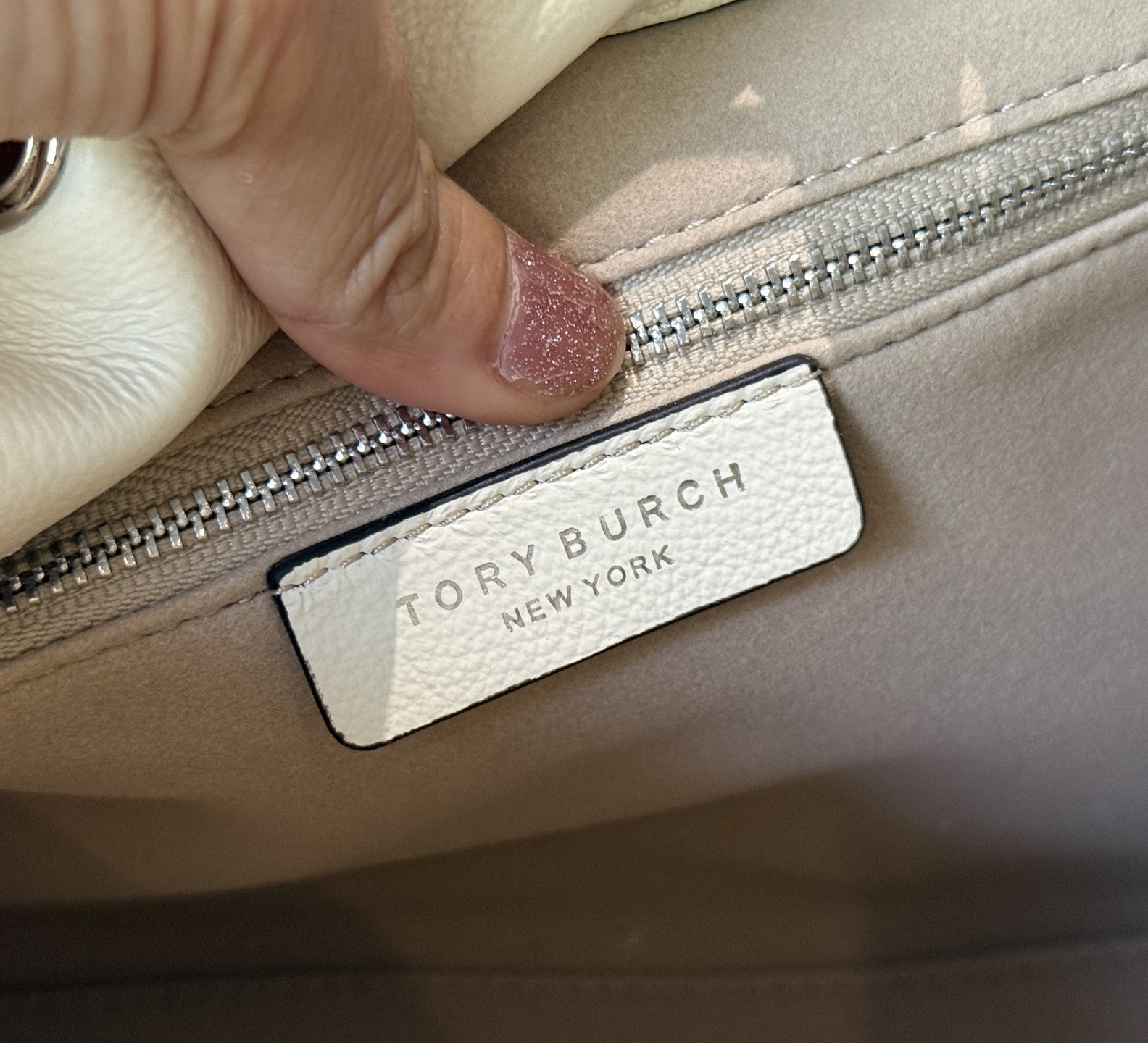 Tory Burch 白色1517款TORY BURCH
