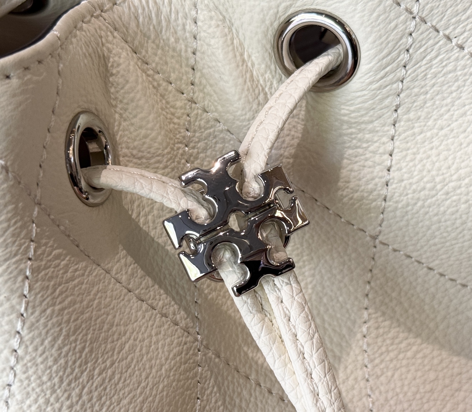 Tory Burch 白色1517款TORY BURCH